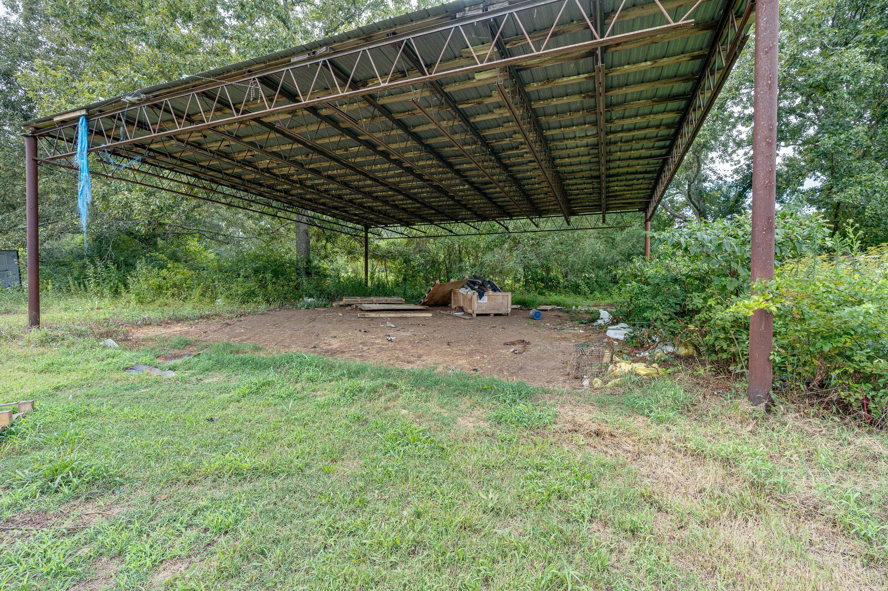 9003 Leamon Road Road, Farm