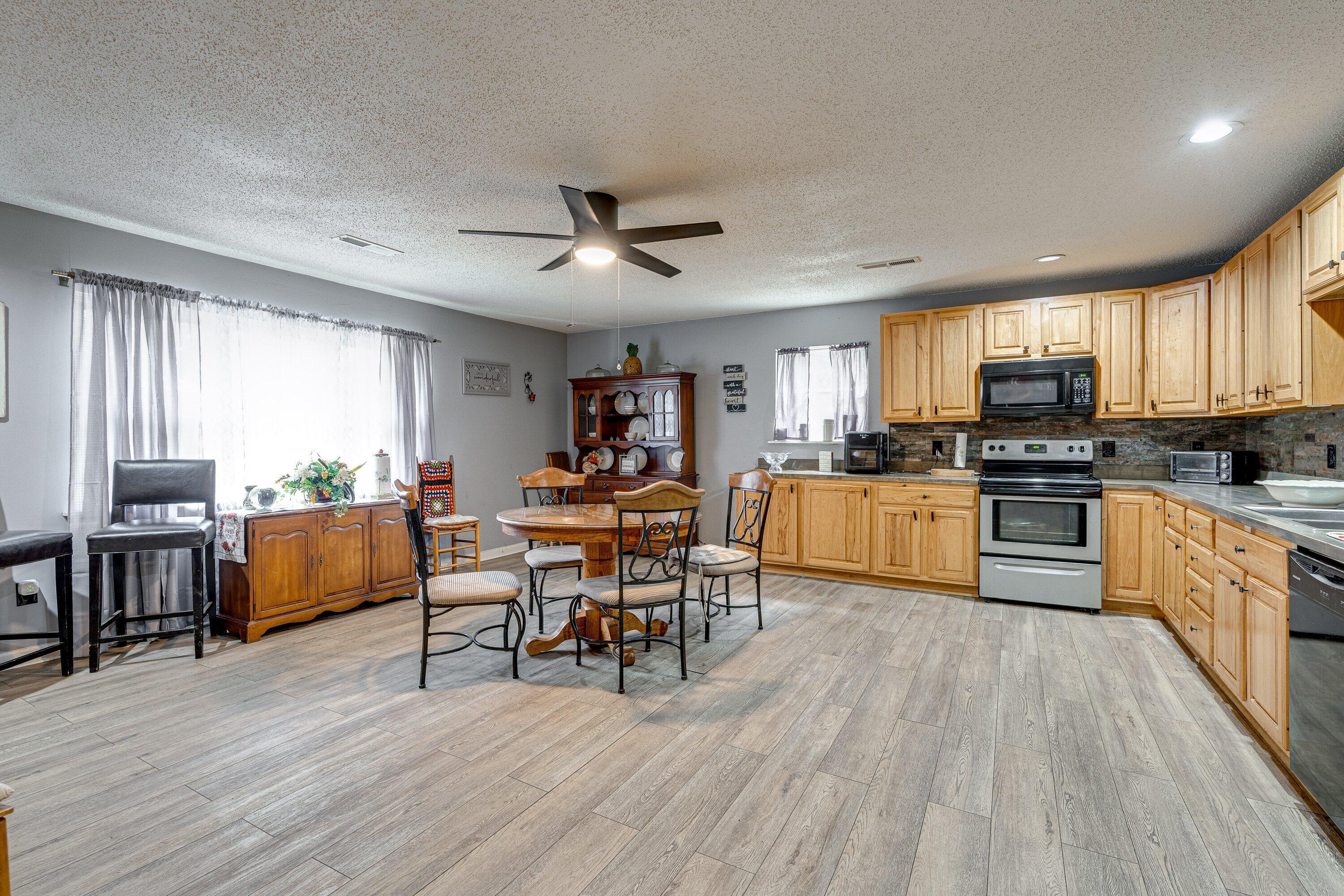 9003 Leamon Road Road, Farm