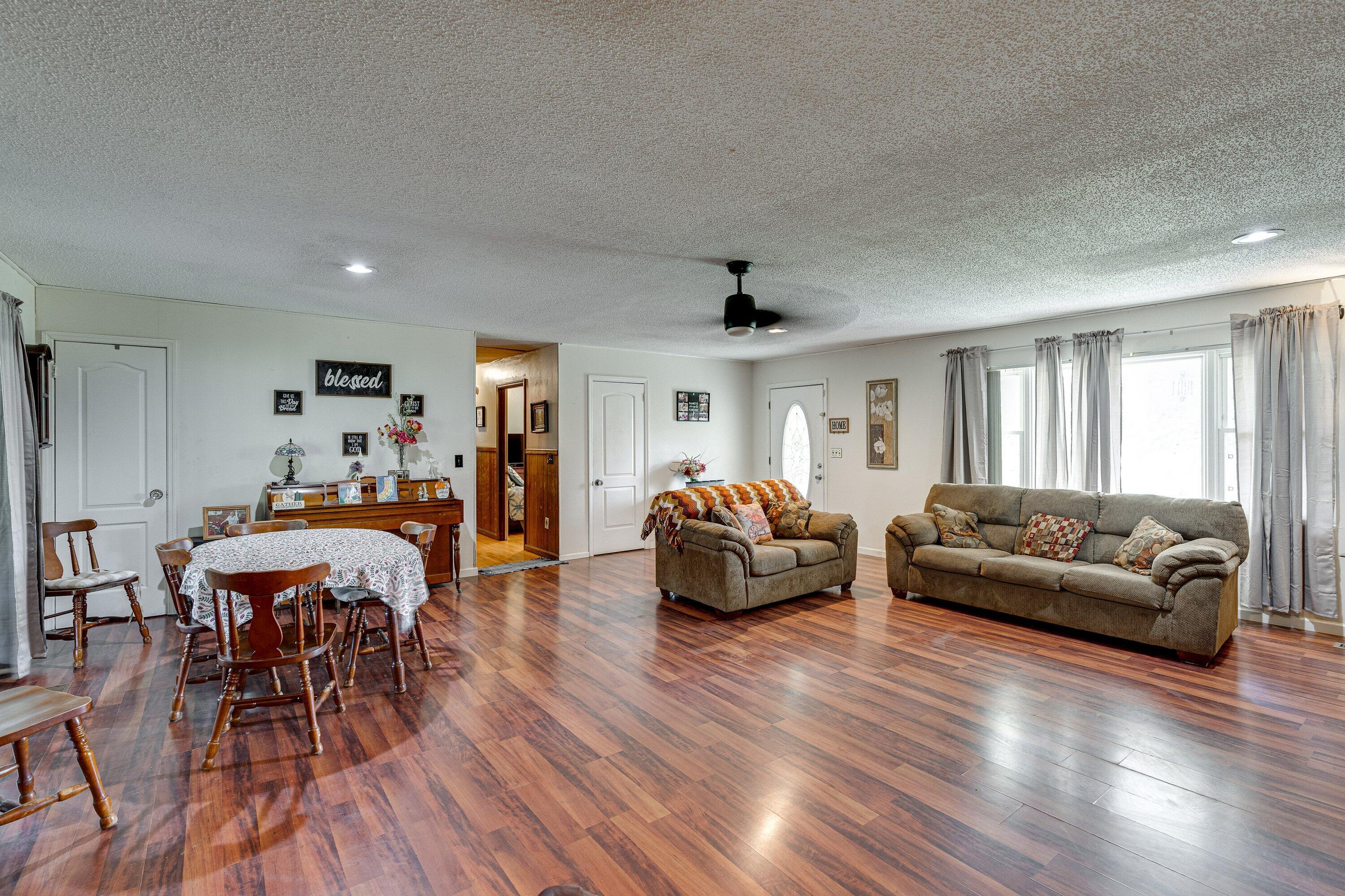 9003 Leamon Road Road, Farm