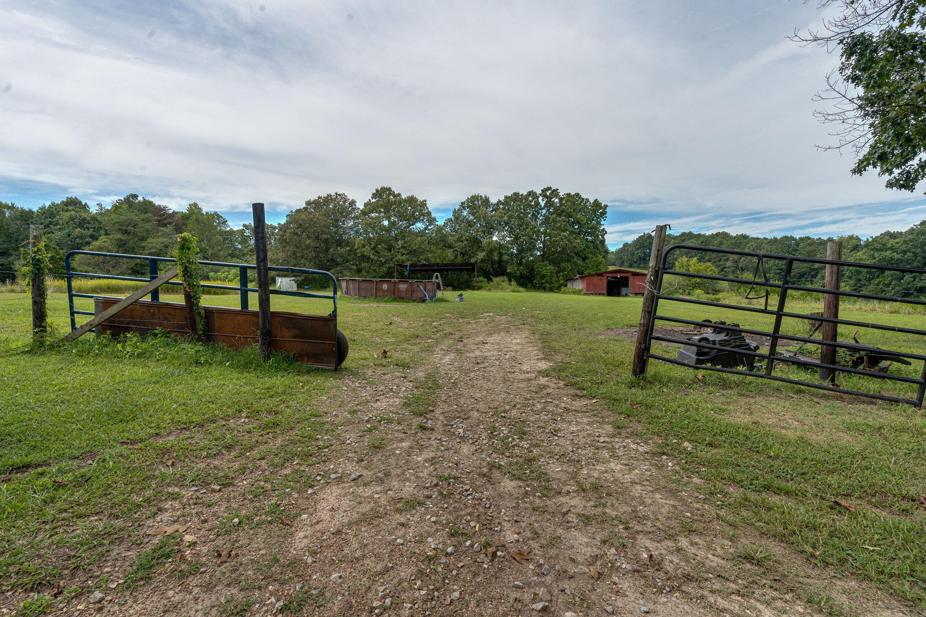 9003 Leamon Road Road, Farm