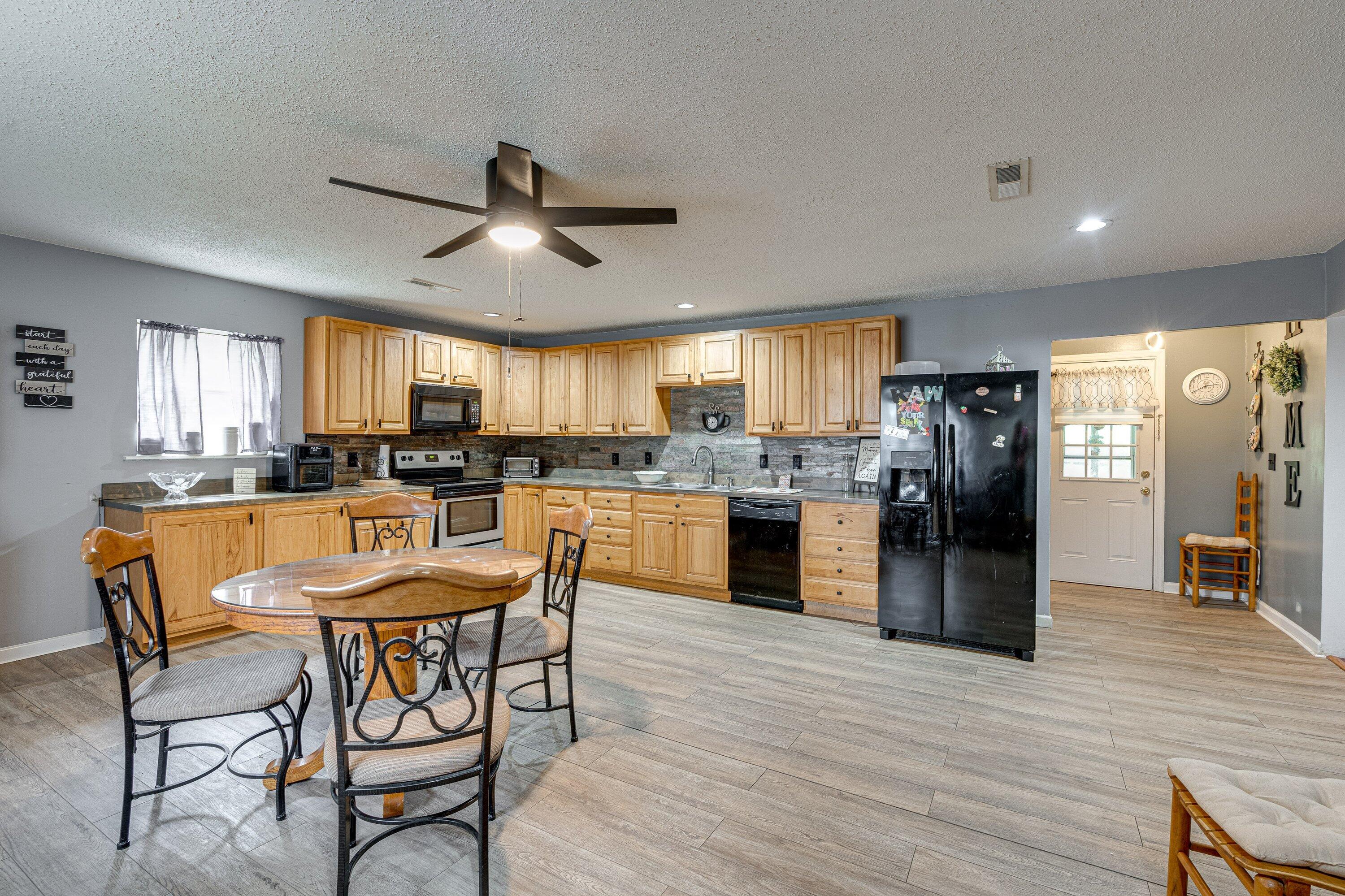 9003 Leamon Road Road, Farm