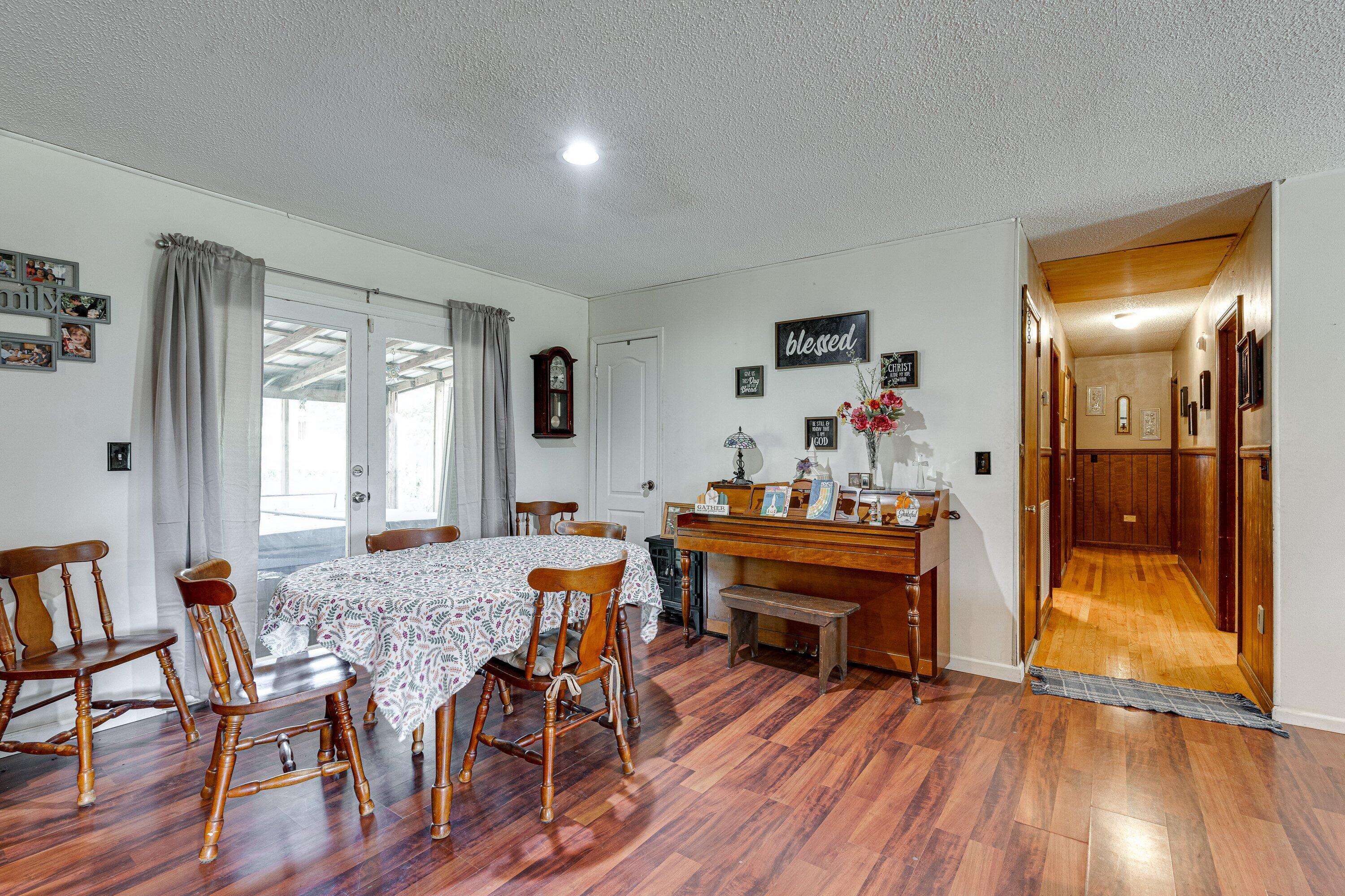 9003 Leamon Road Road, Farm