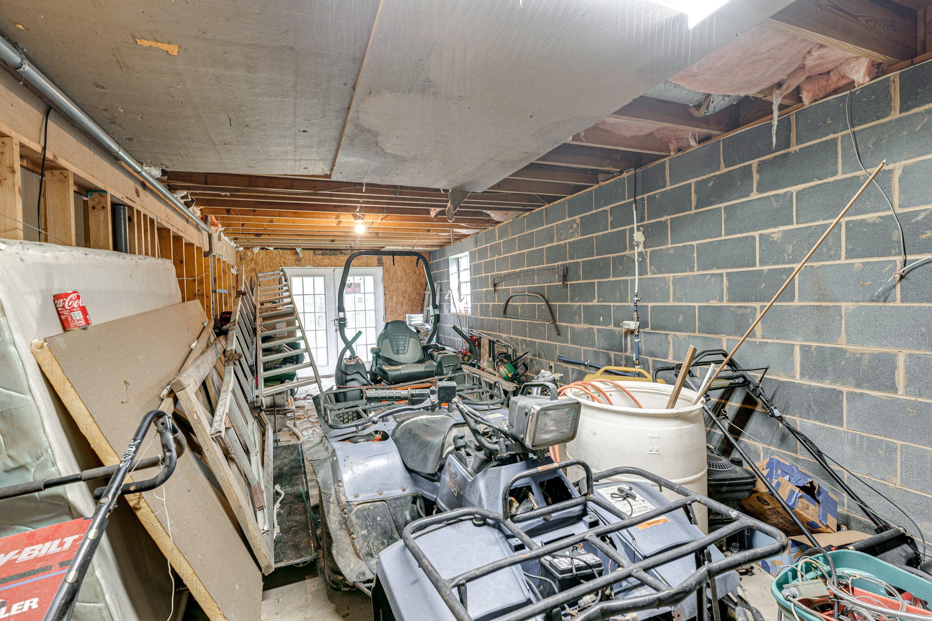 9003 Leamon Road Road, Farm
