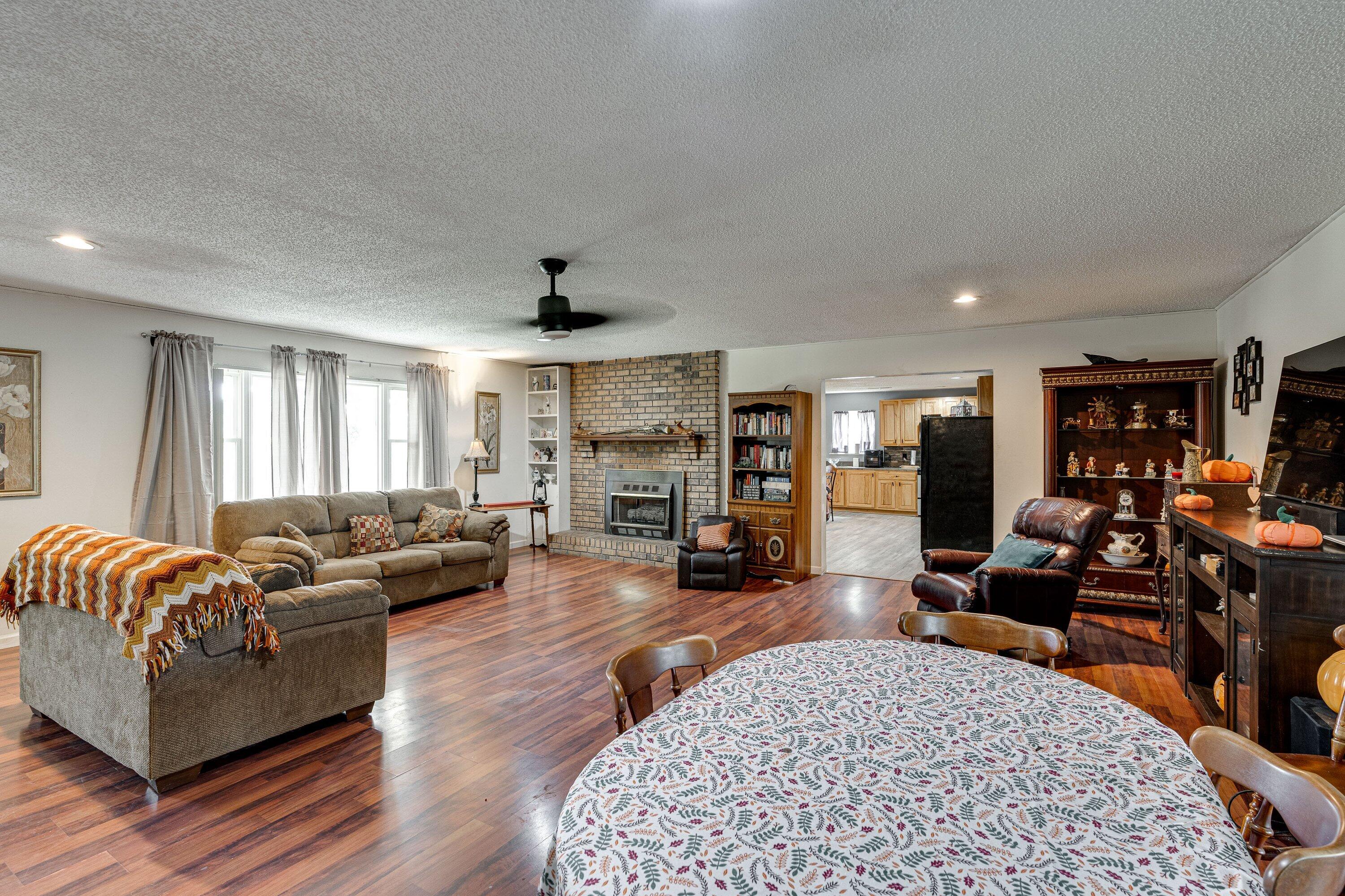 9003 Leamon Road Road, Farm