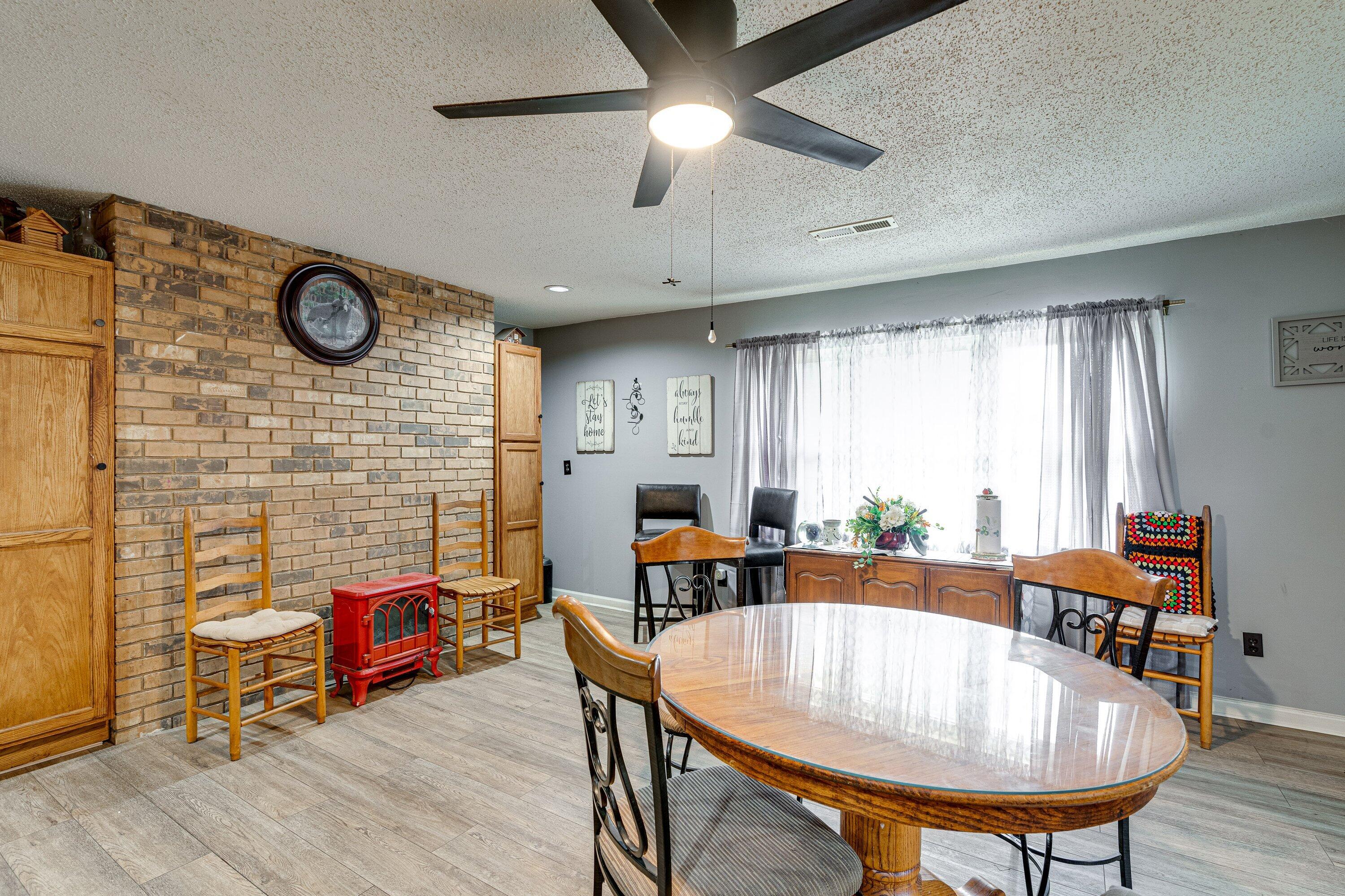 9003 Leamon Road Road, Farm