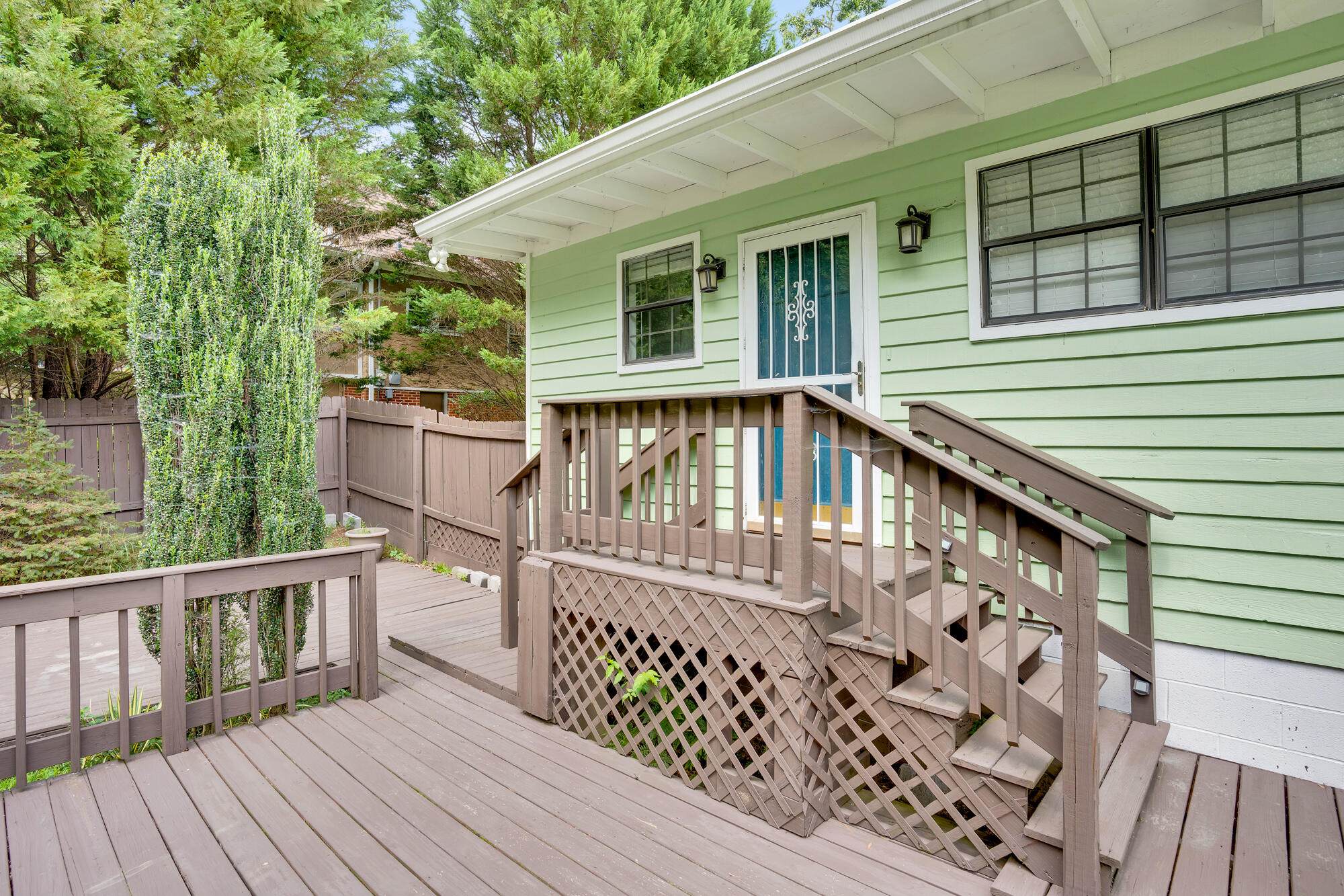 7 Crescent Park
