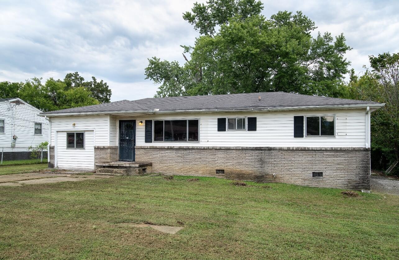 1308 E Sherry Drive