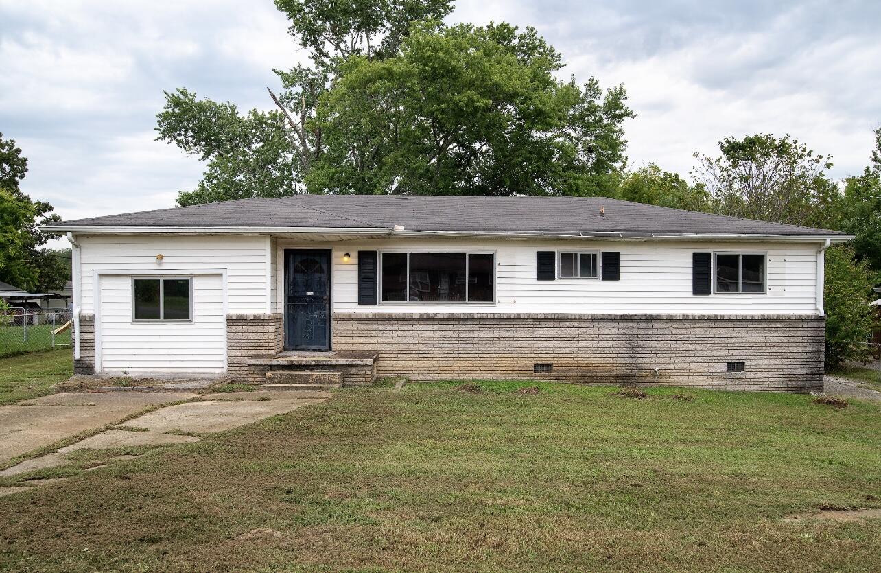 1308 E Sherry Drive