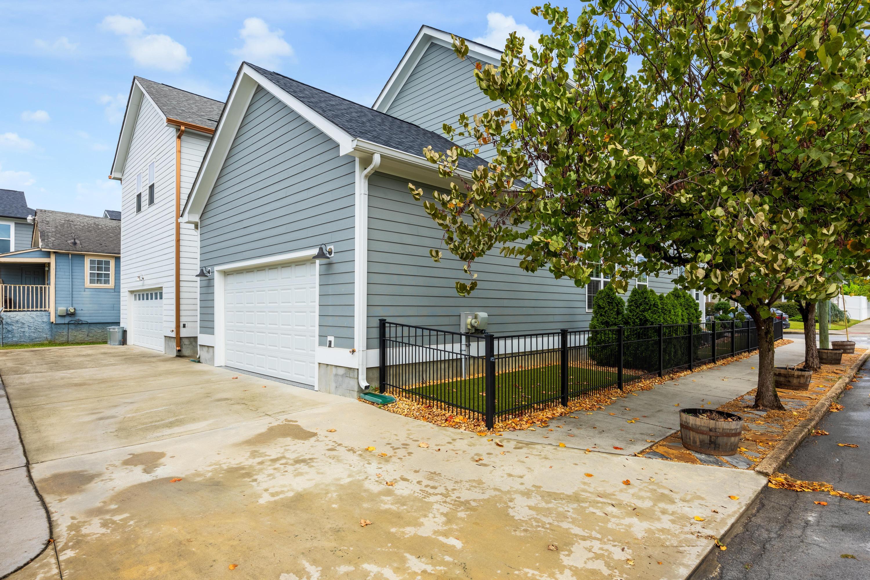 632 E 16th Street