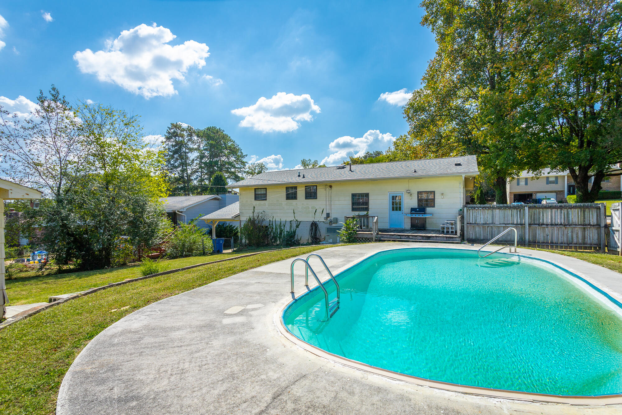 6509 Pine Manor Drive