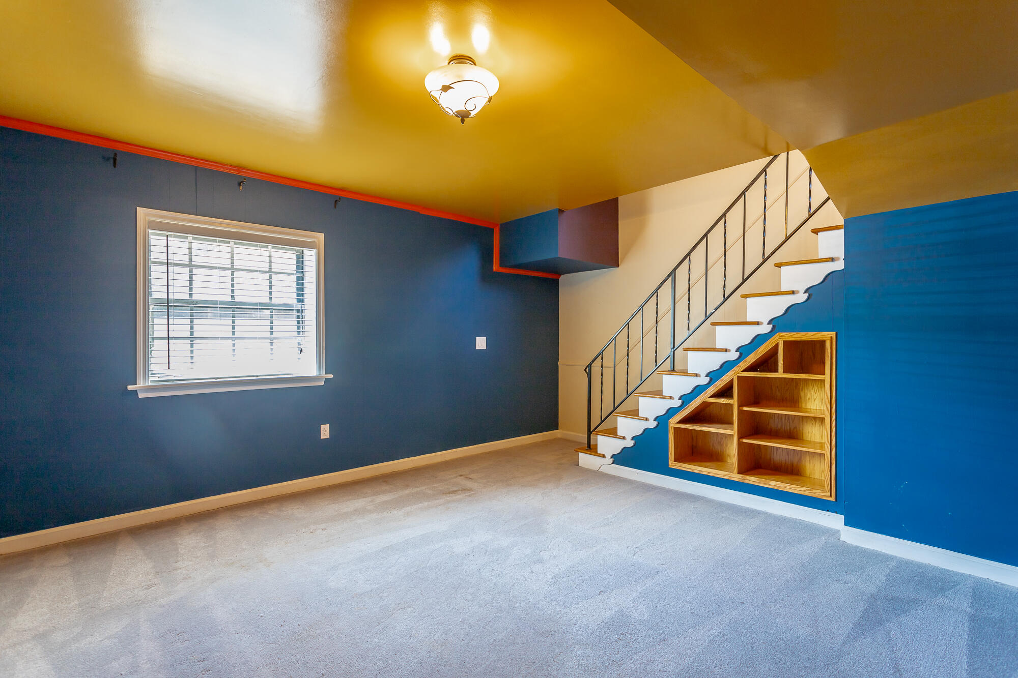 6509 Pine Manor Drive