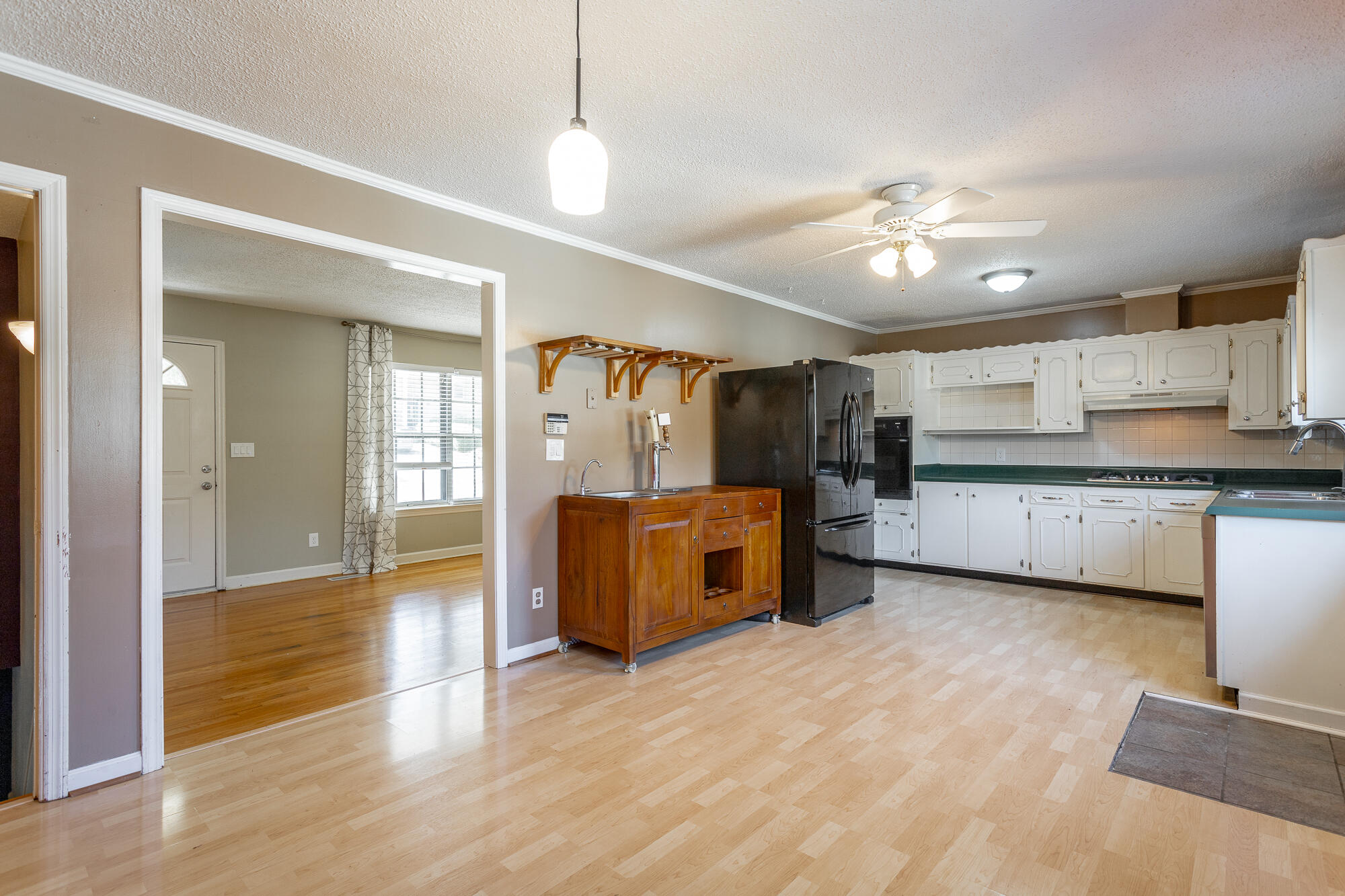 6509 Pine Manor Drive