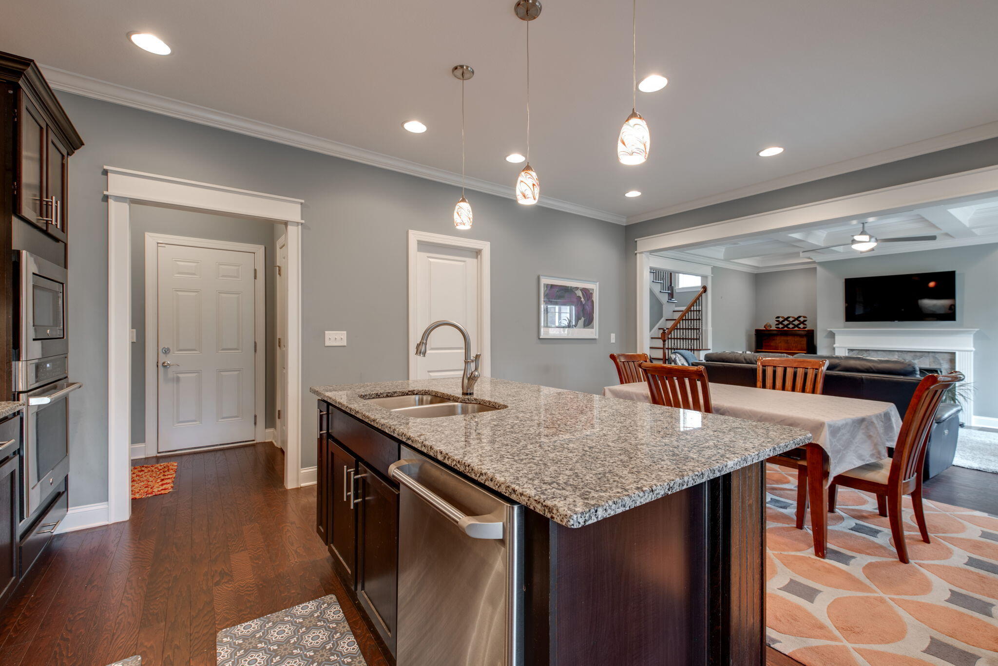 5637 Bungalow Circle