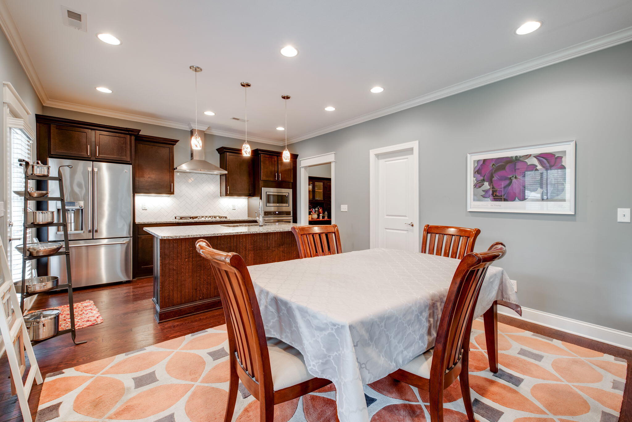 5637 Bungalow Circle