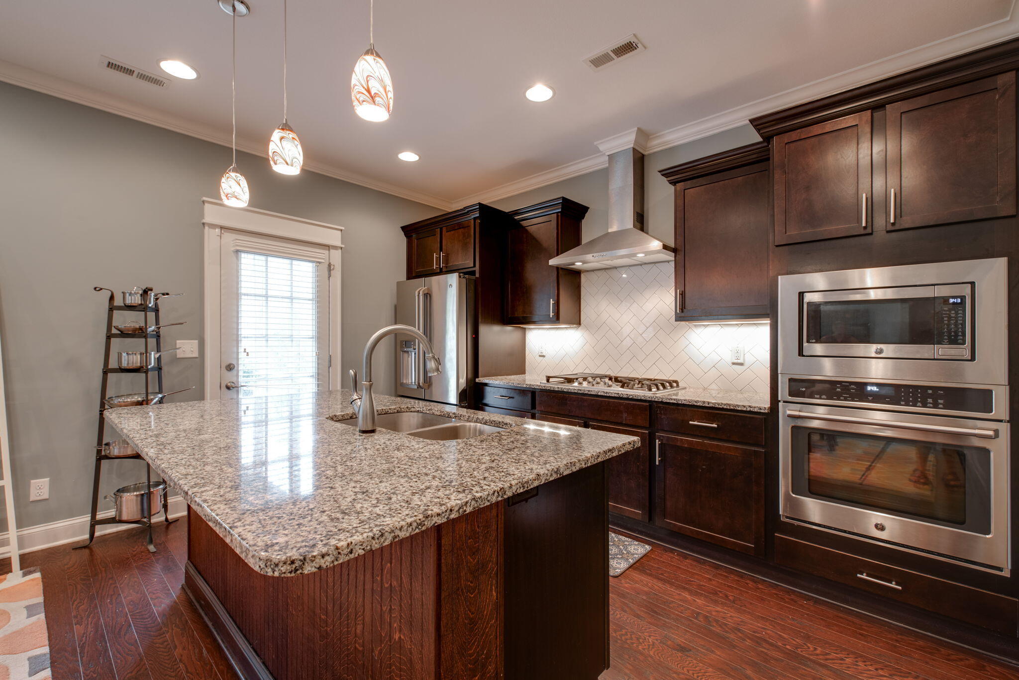 5637 Bungalow Circle