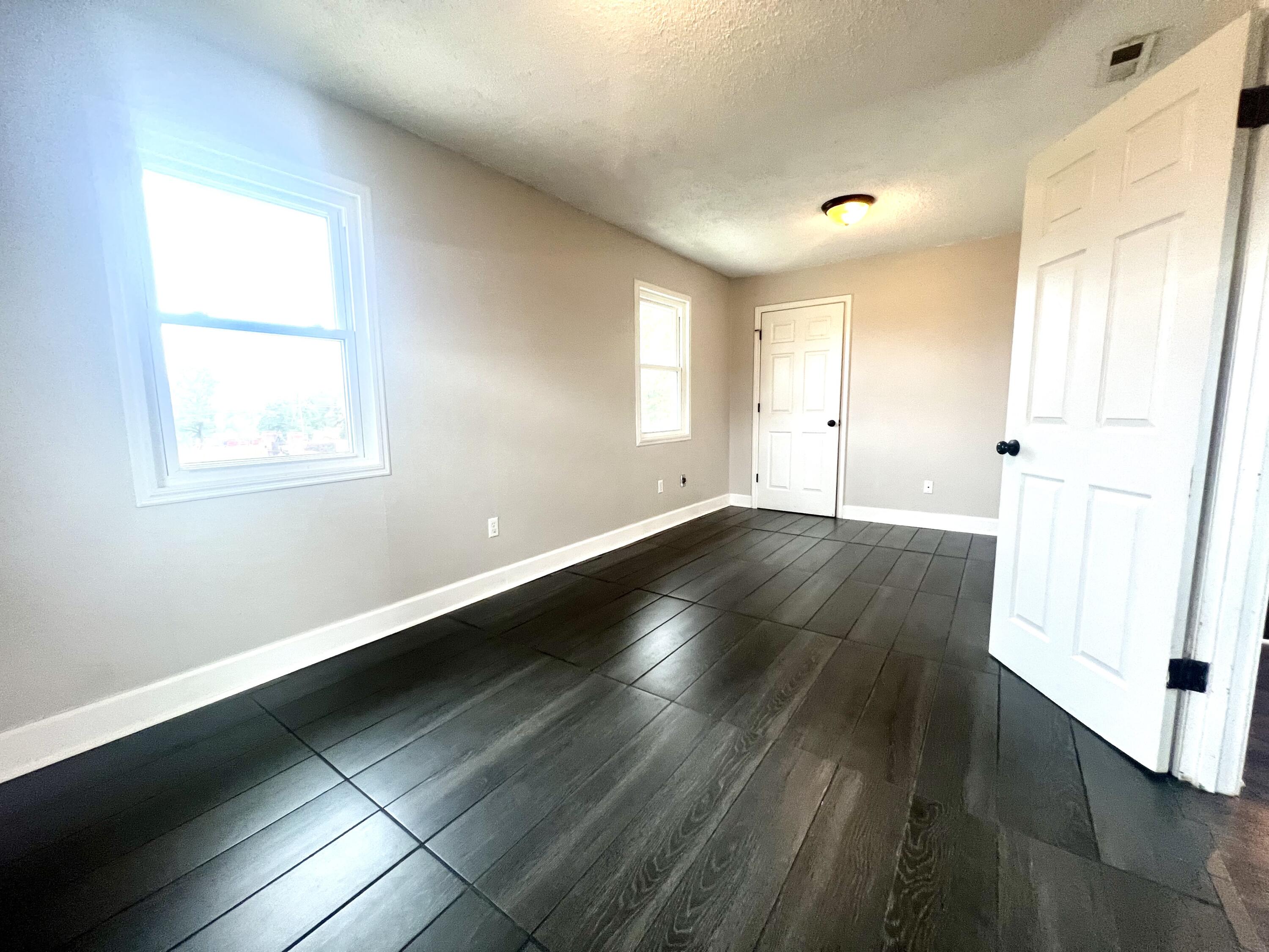 1616 Mowbray Pike