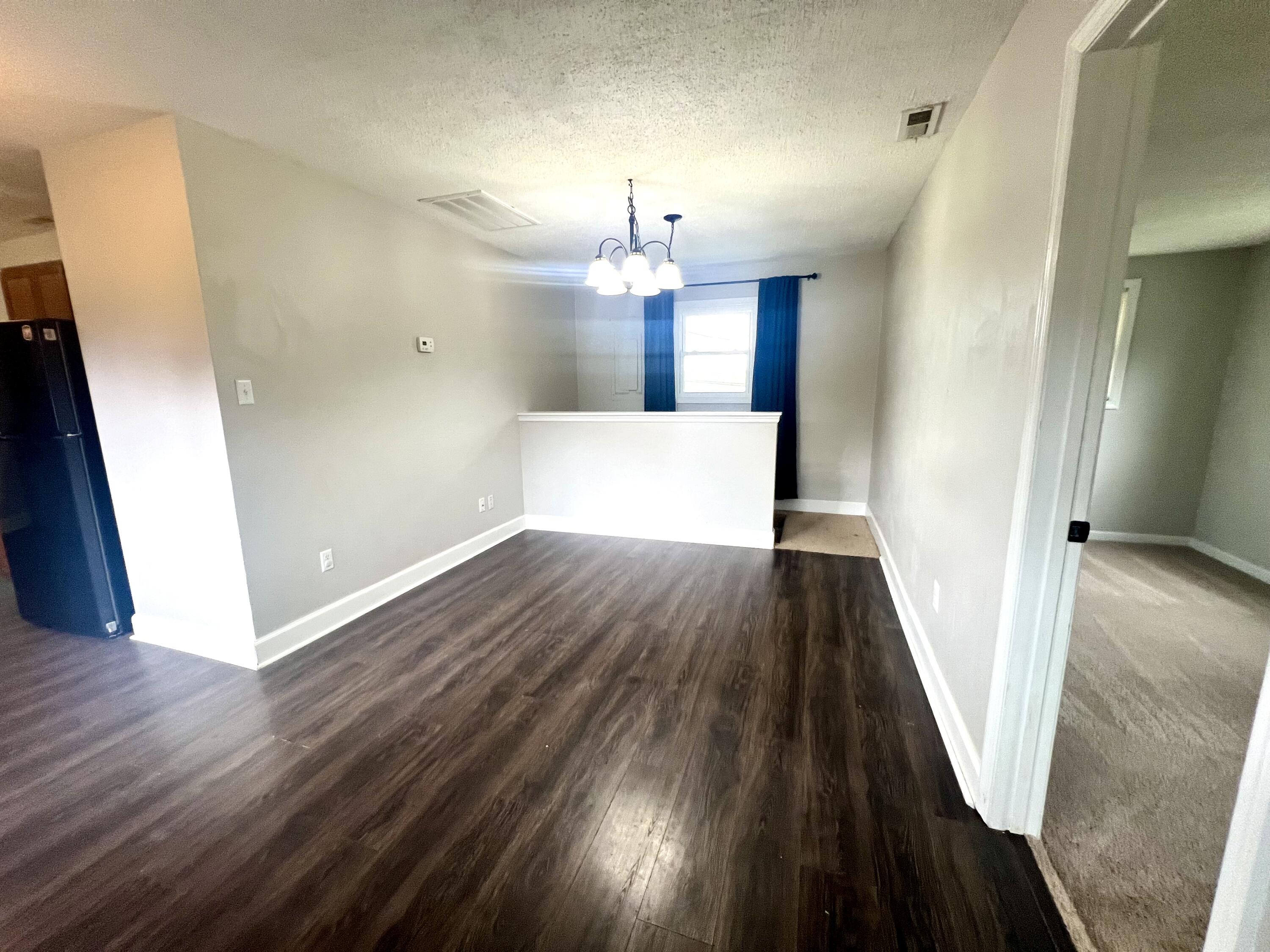 1616 Mowbray Pike