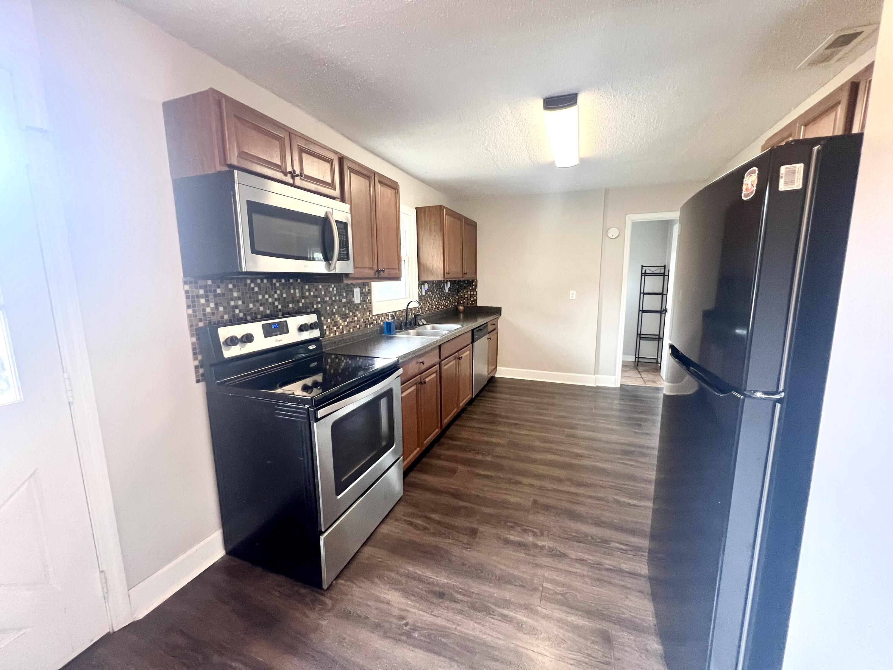 1616 Mowbray Pike