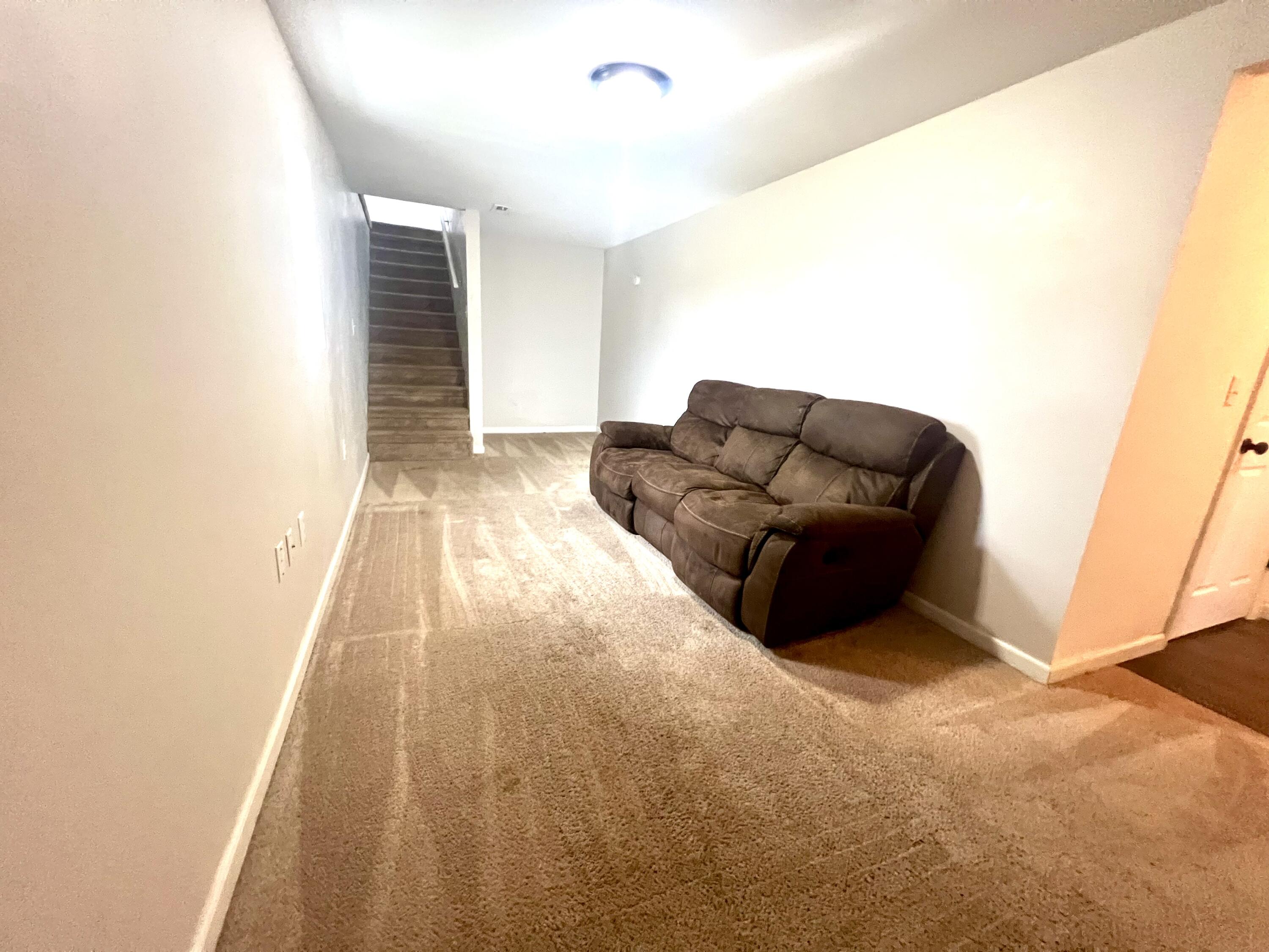 1616 Mowbray Pike