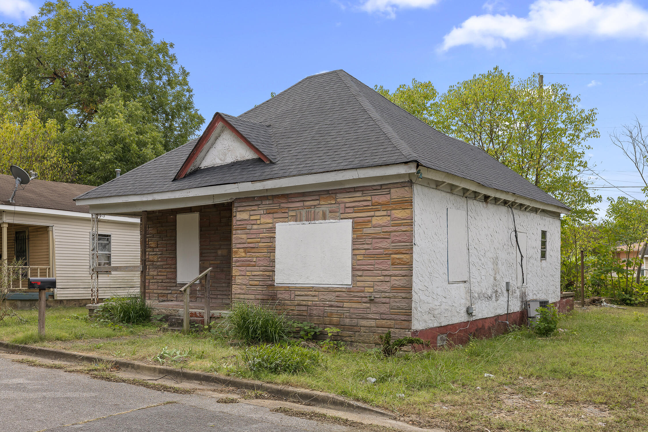 2116 Sharp Street