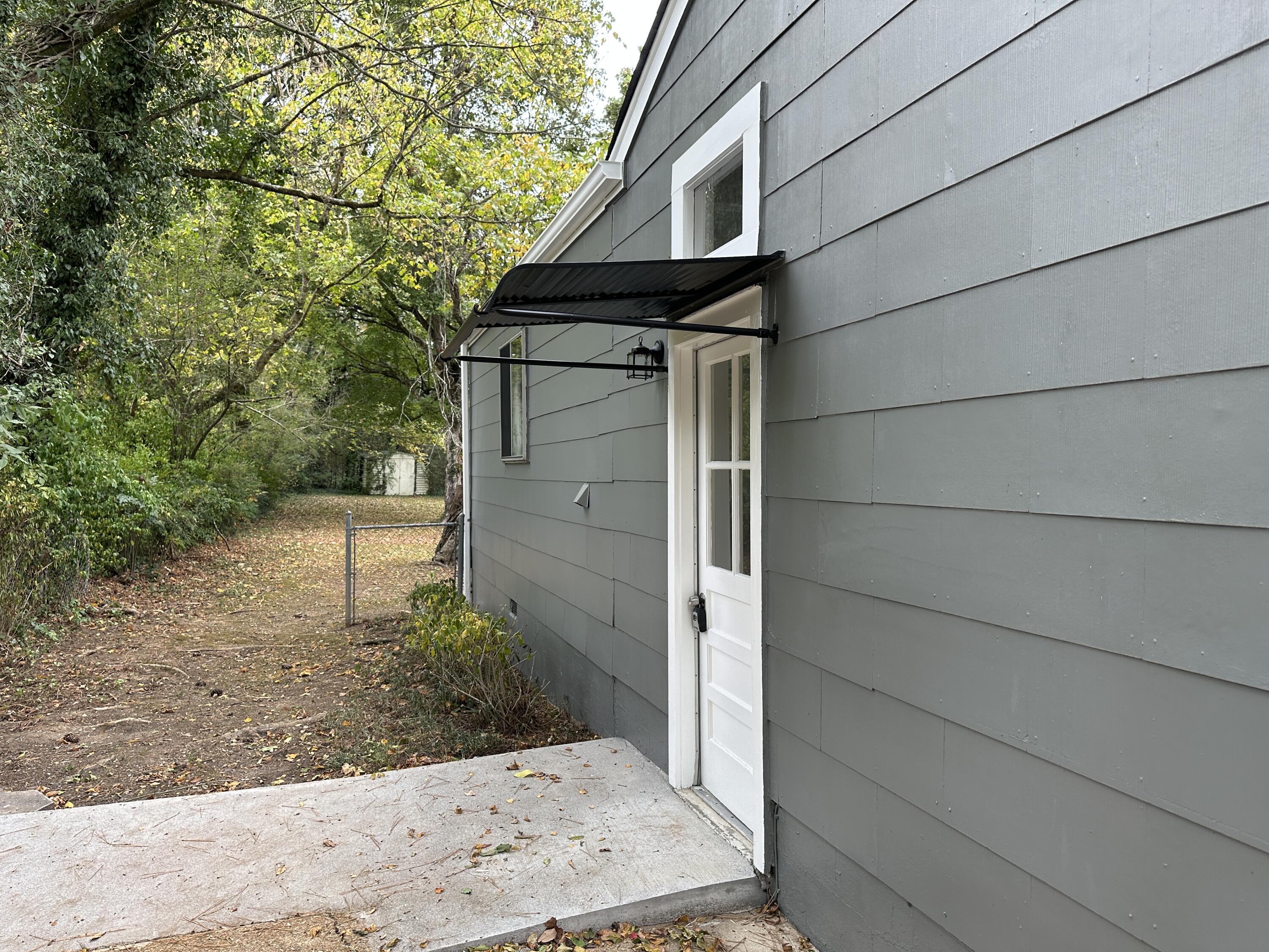 939 Julian Road