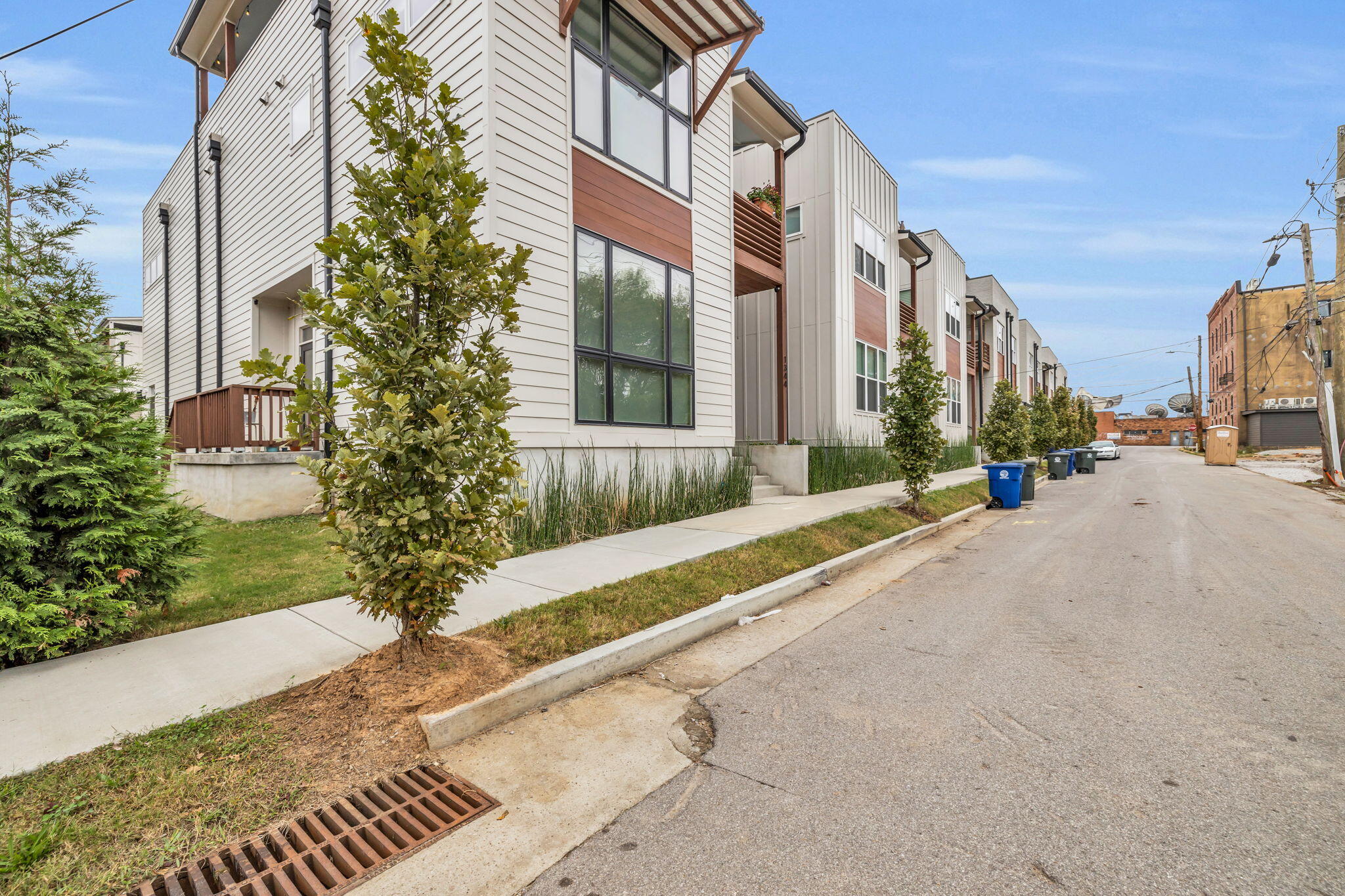 1408 Slayton Street, 6