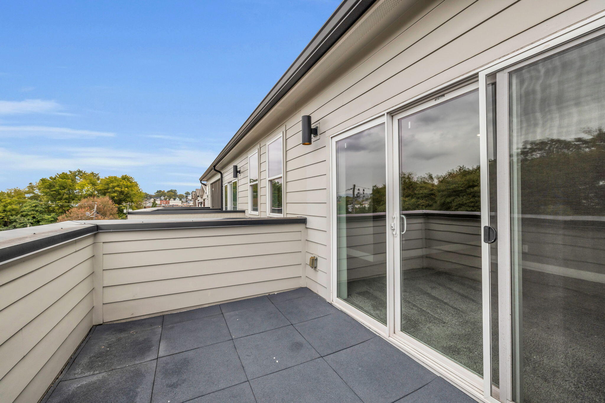 1408 Slayton Street, 6