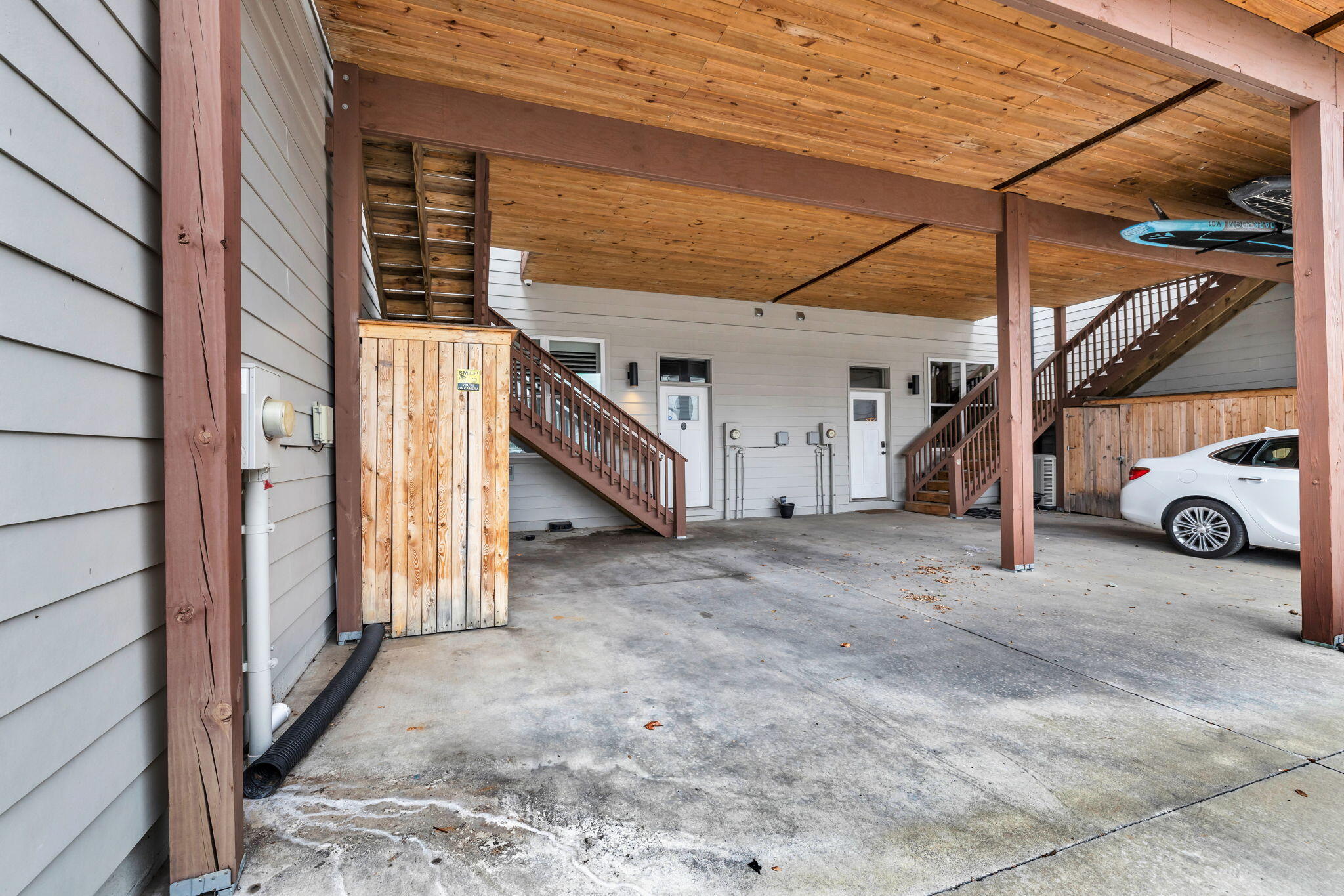 1408 Slayton Street, 6