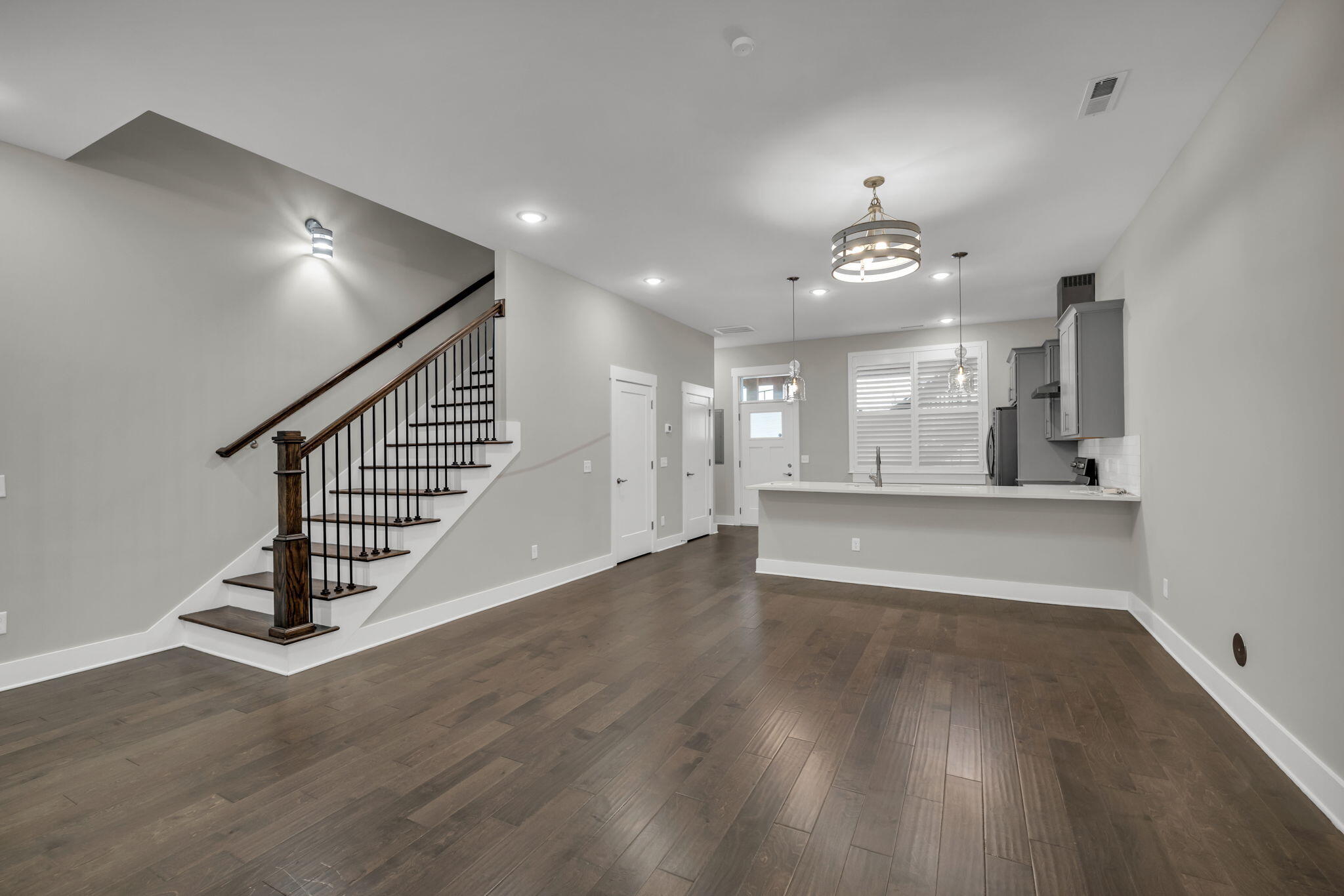 1408 Slayton Street, 6