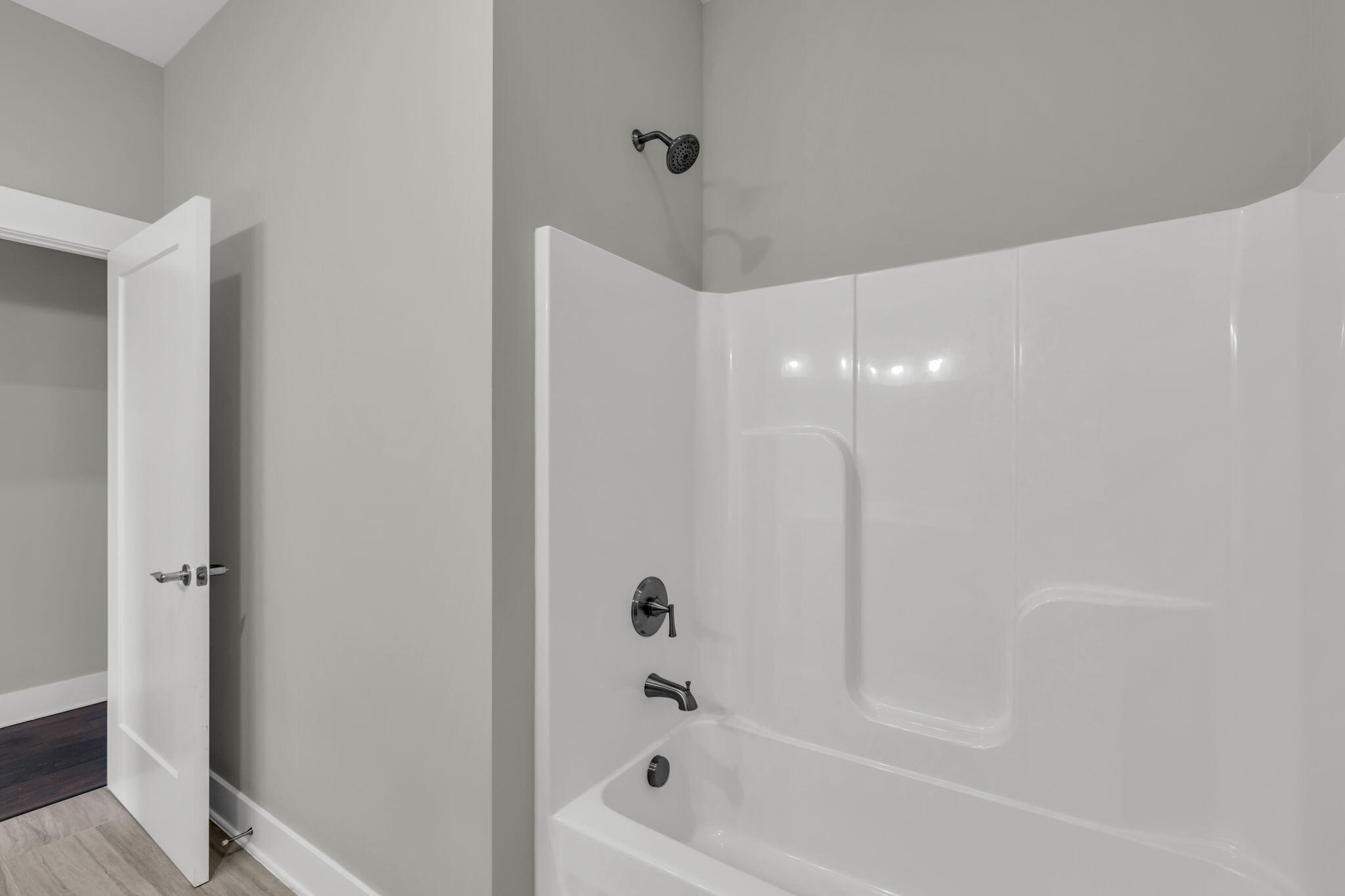 1408 Slayton Street, 6