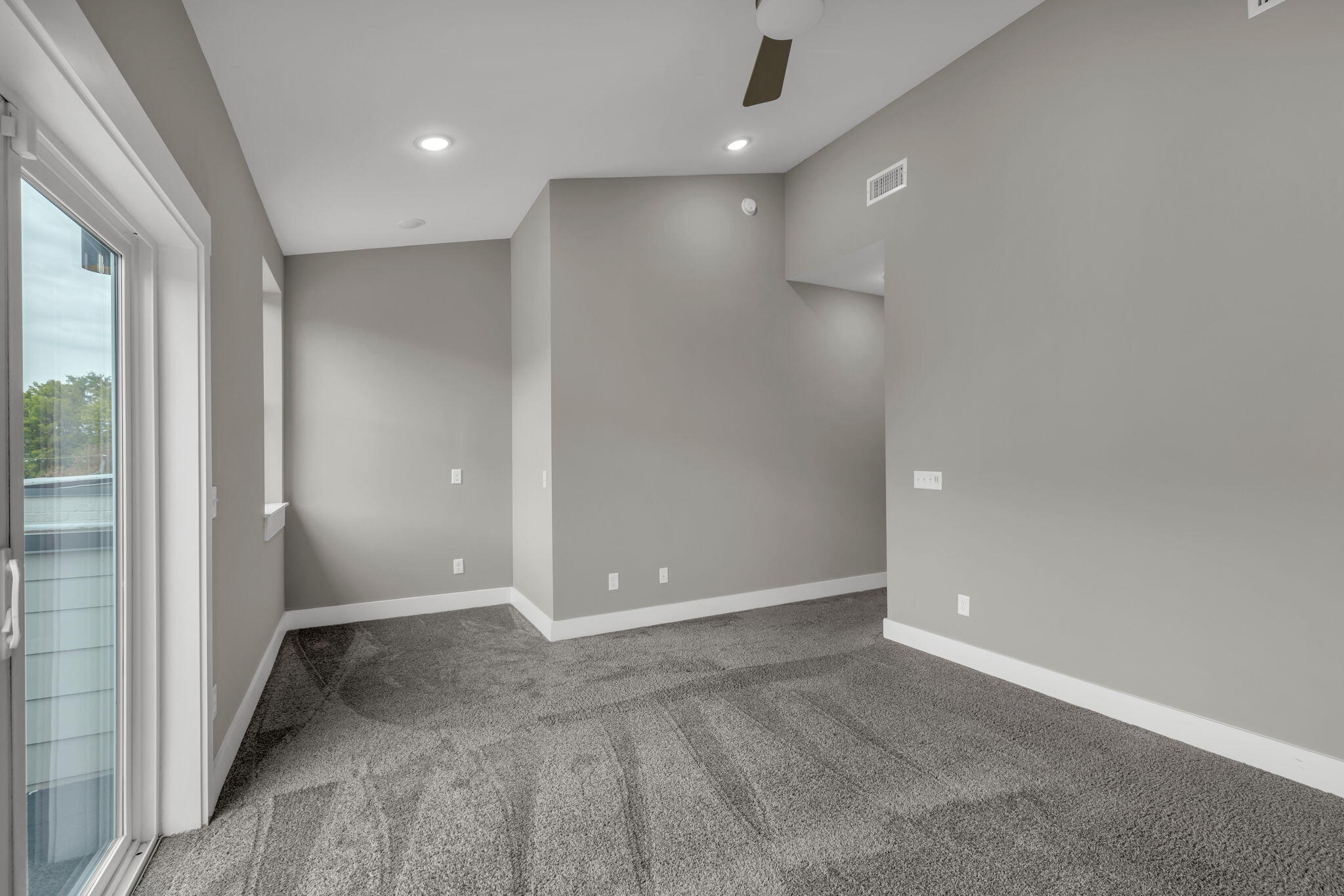 1408 Slayton Street, 6