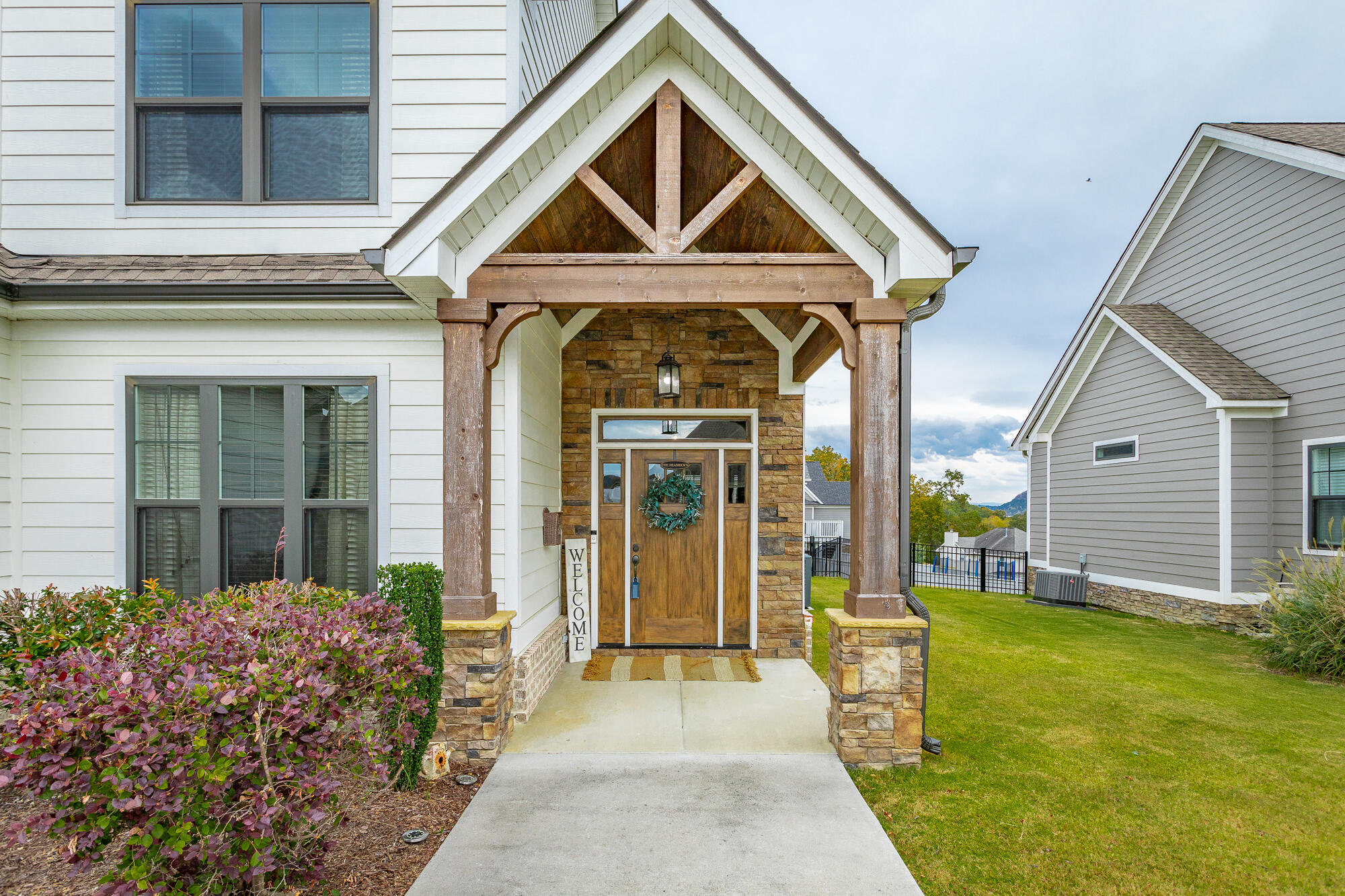 8 Myrtle Oak Way