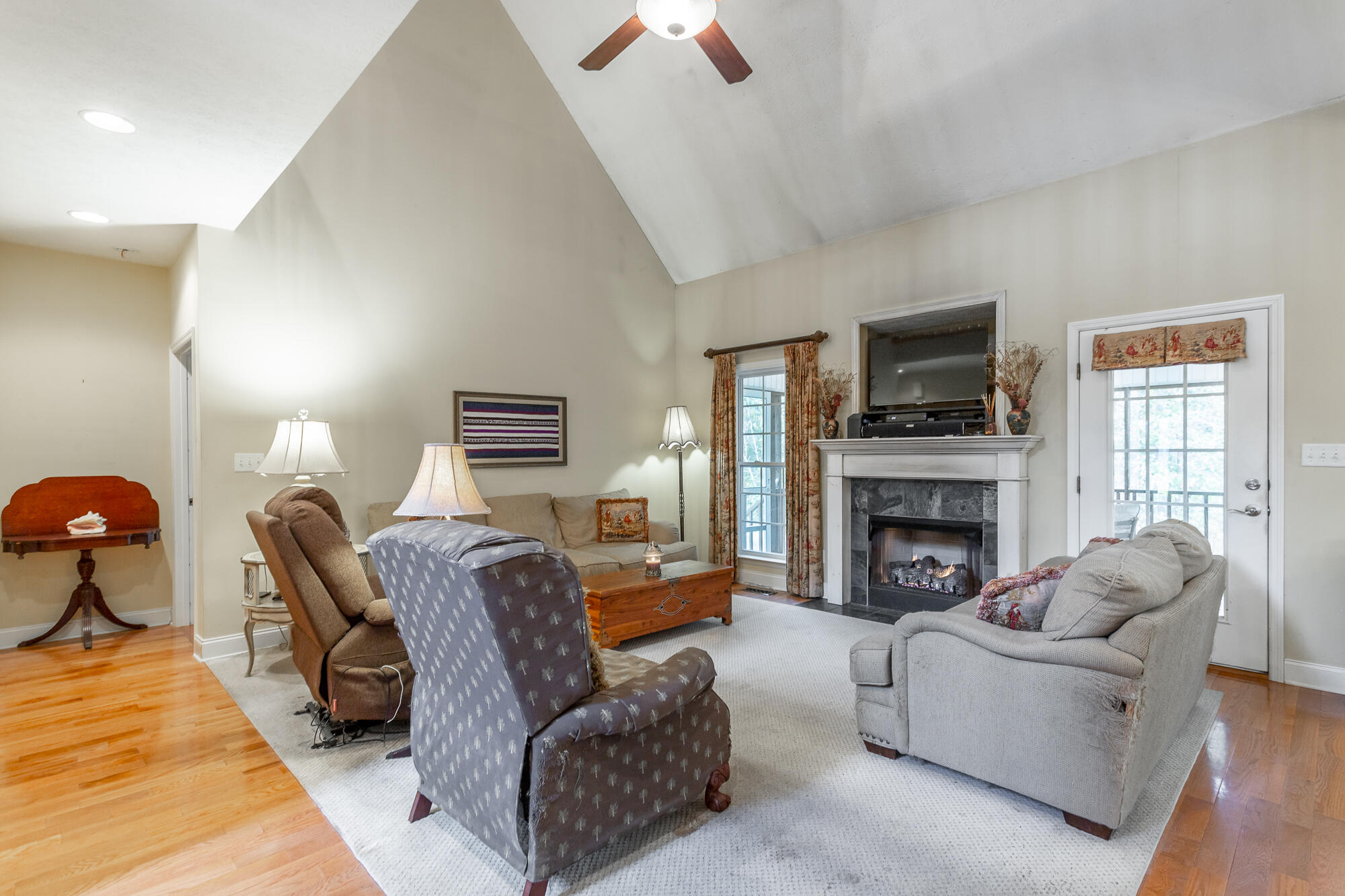 363 Hidden Oaks Drive
