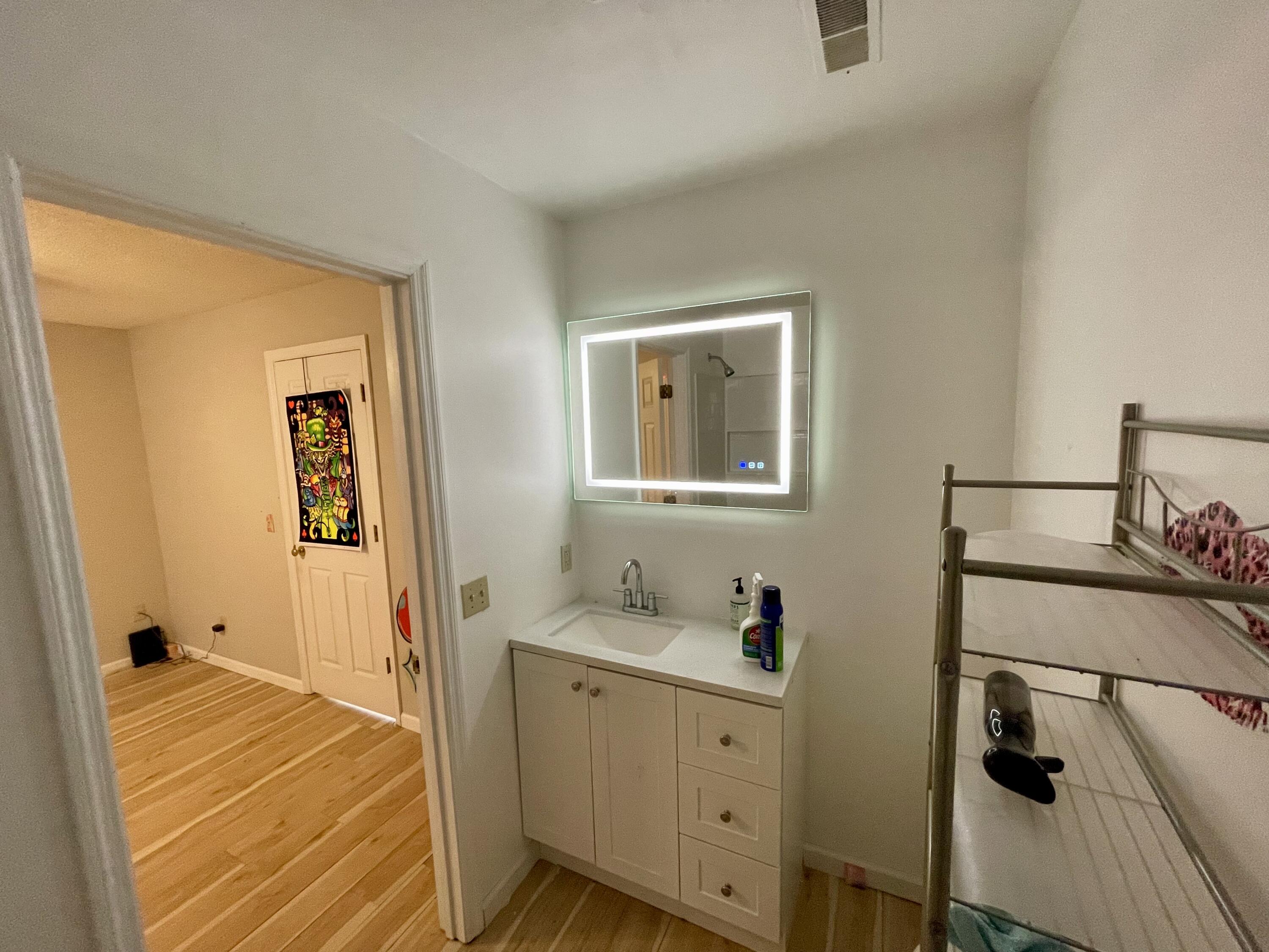 326 W Midvale Avenue, 5