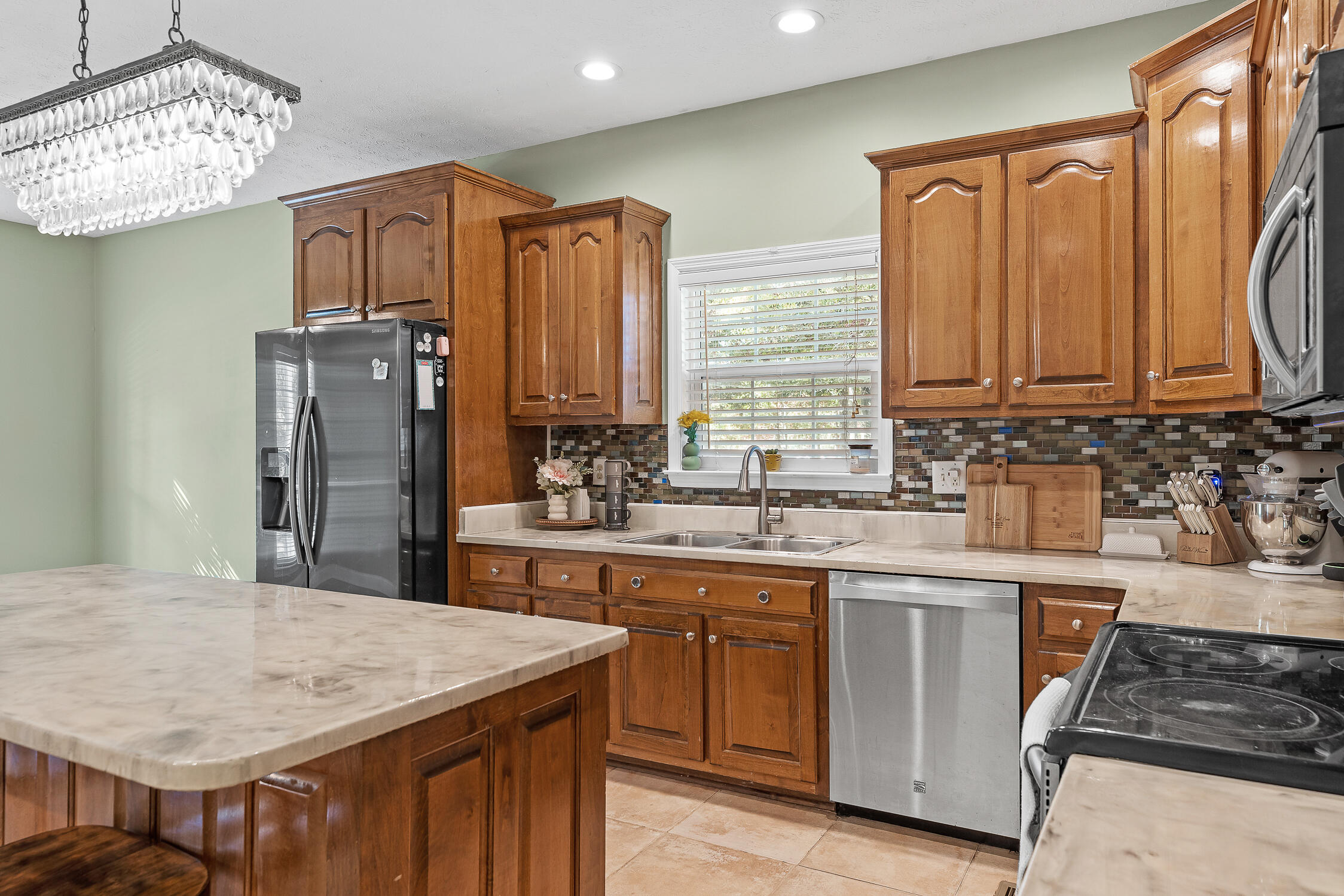 125 Shady Court, LaFayette