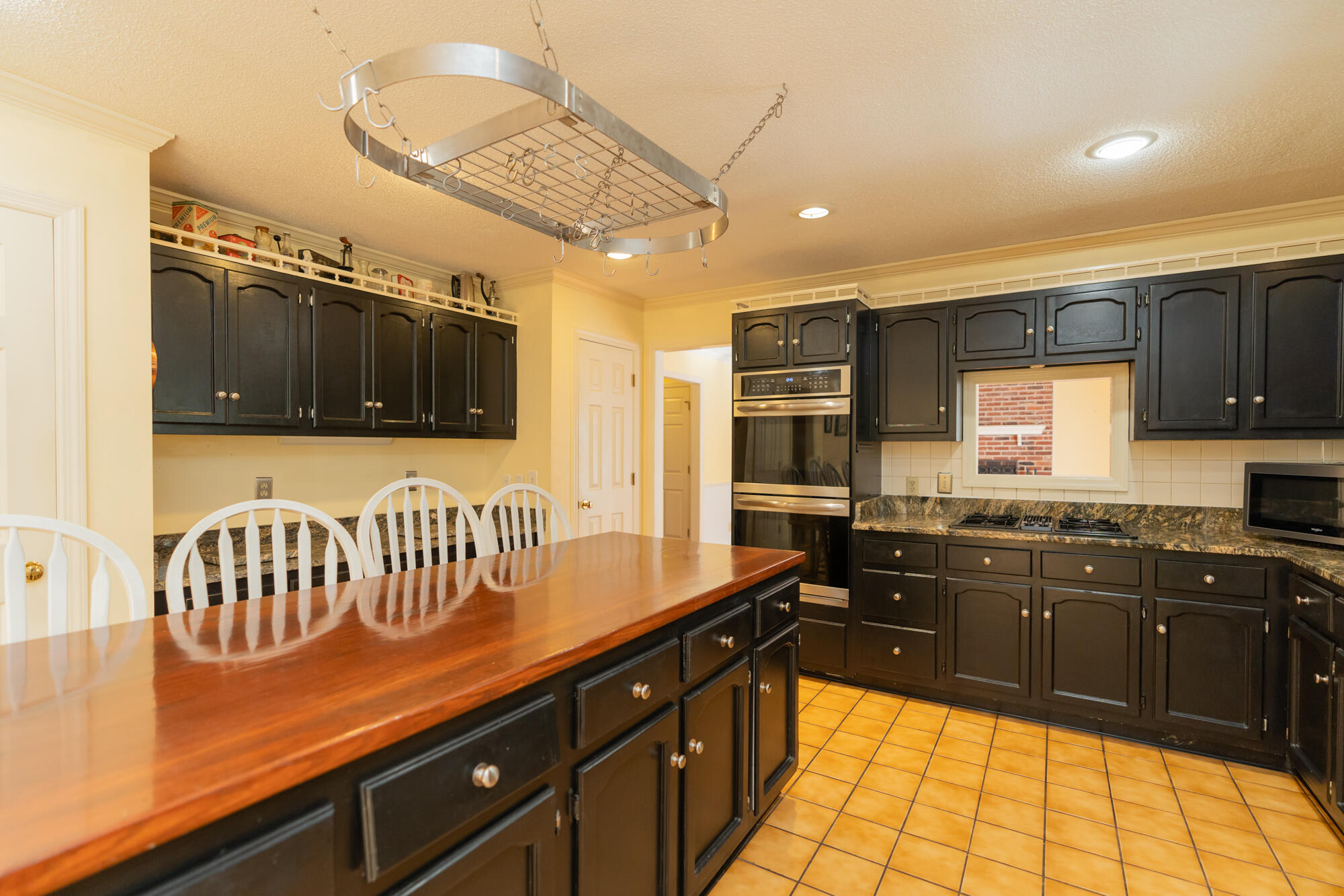 9218 Mountain Shadows Drive