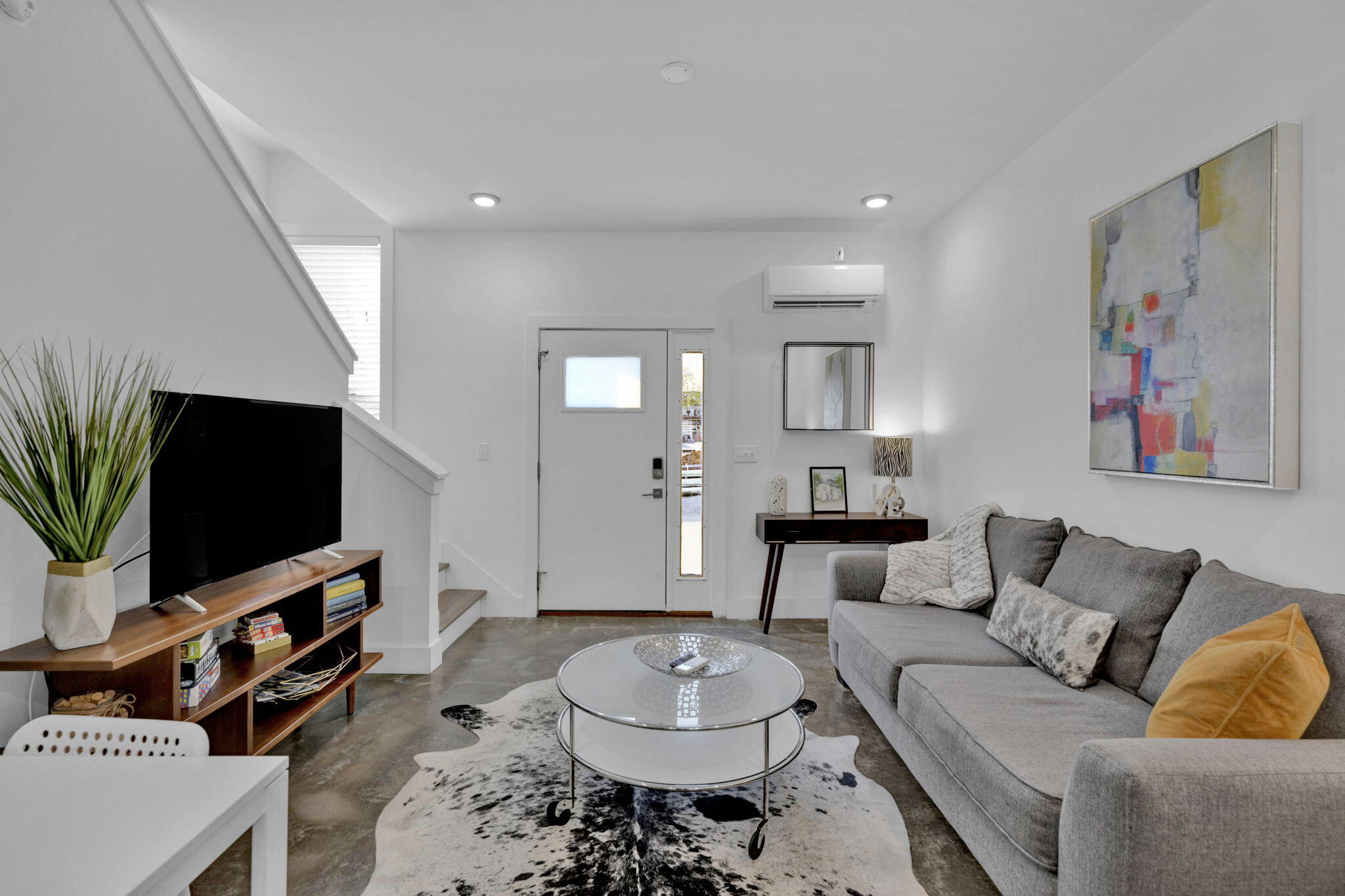 1516 Adams Street, 102