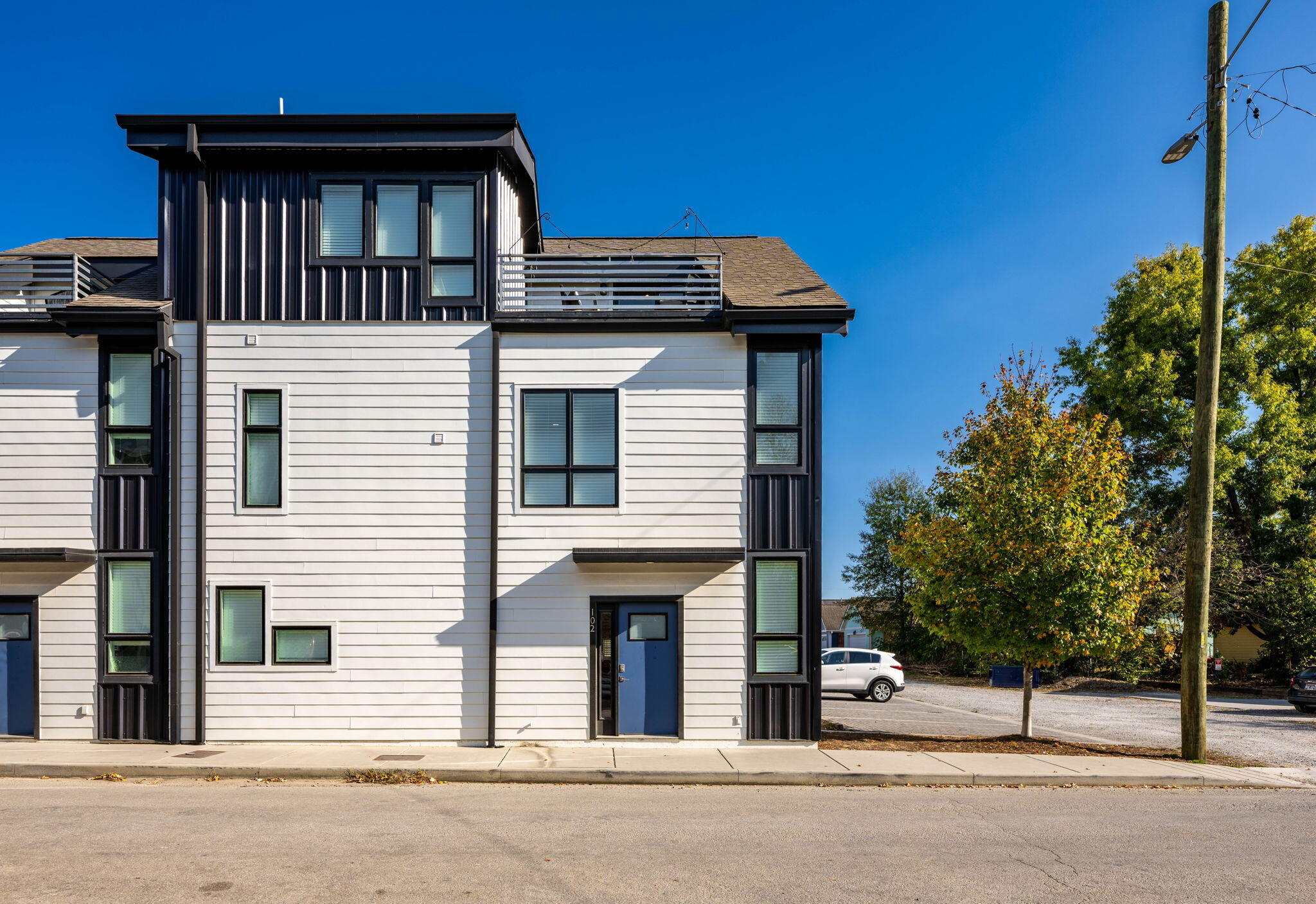 1516 Adams Street, 102