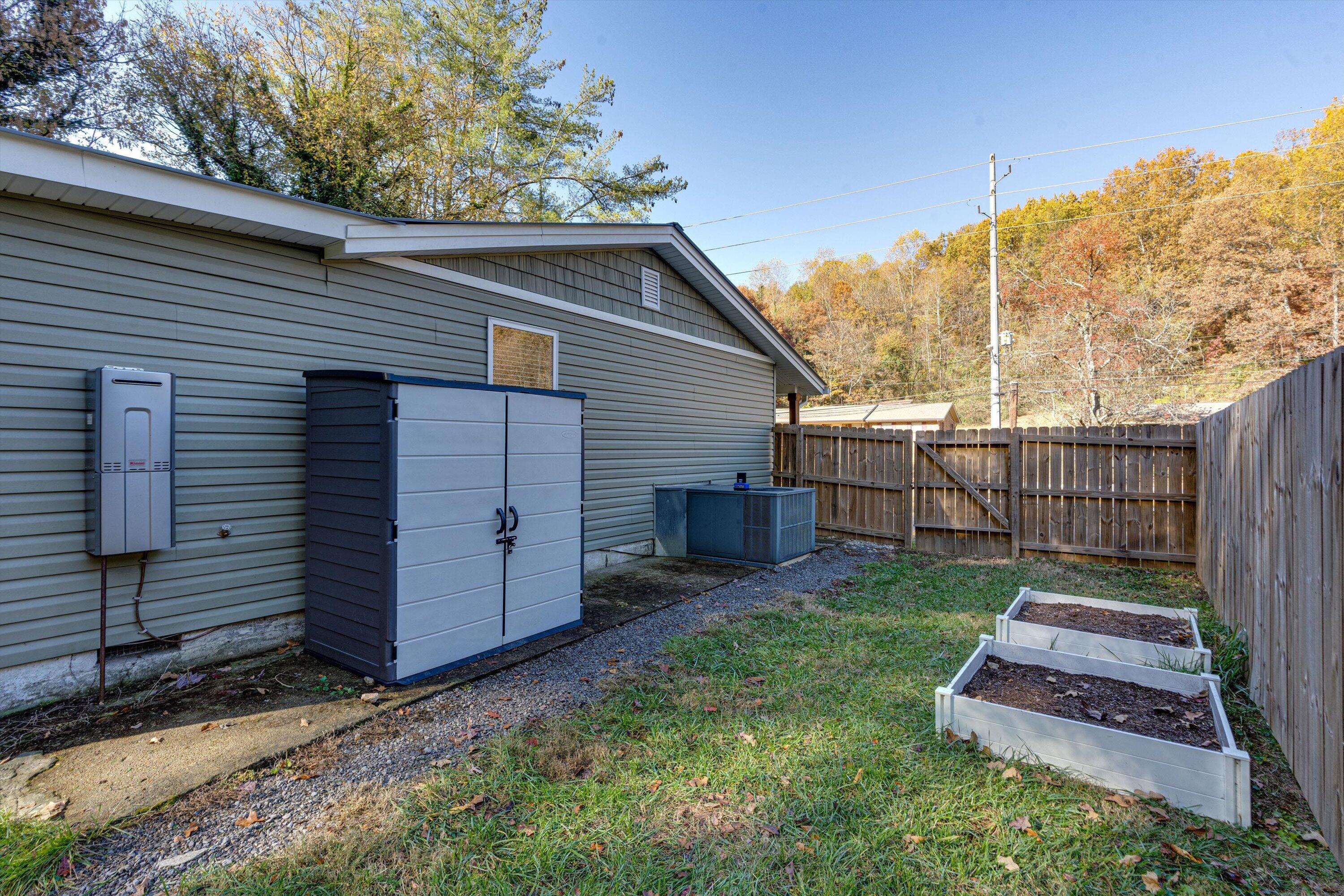 442 Lullwater Road