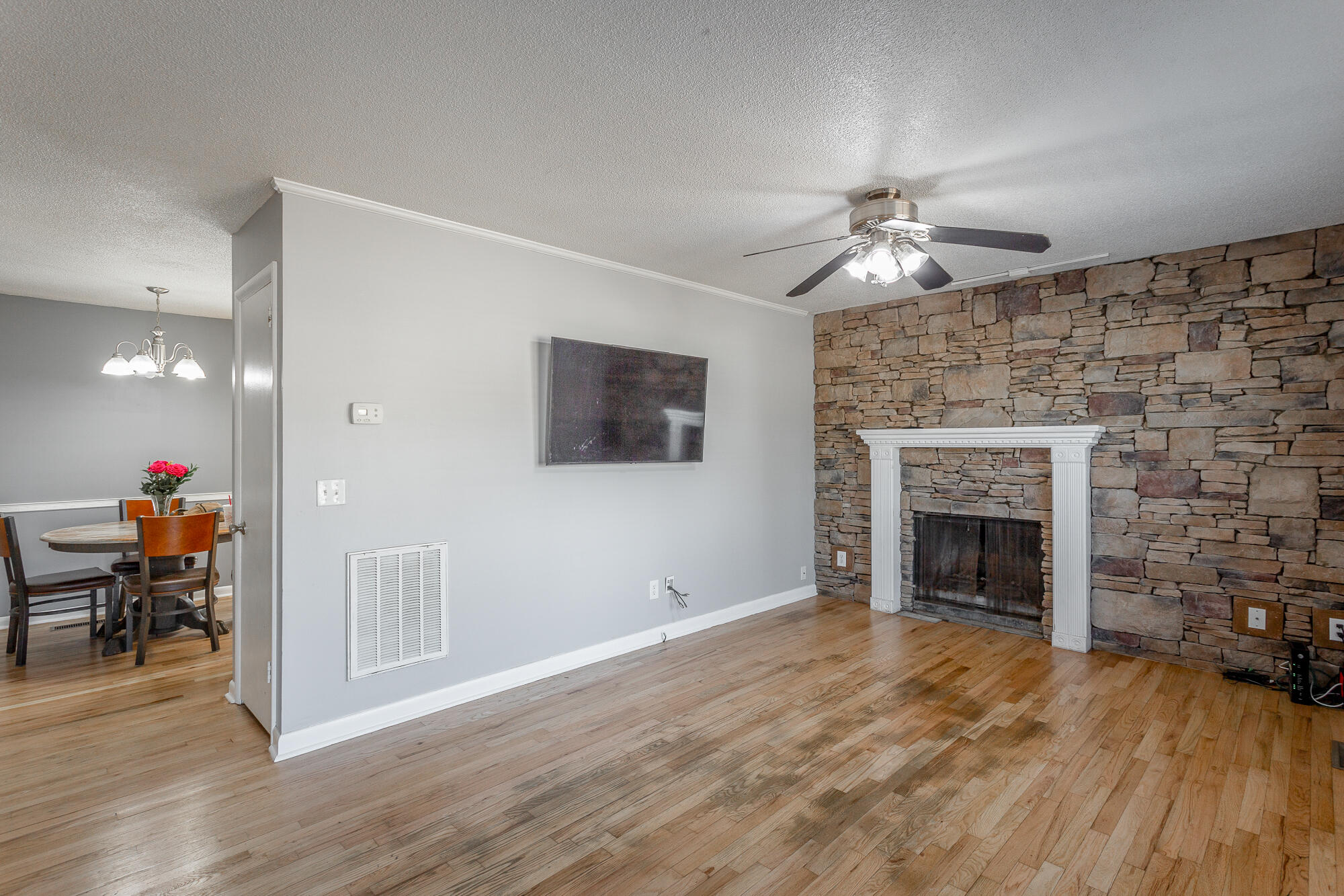 573 Pinewood Circle