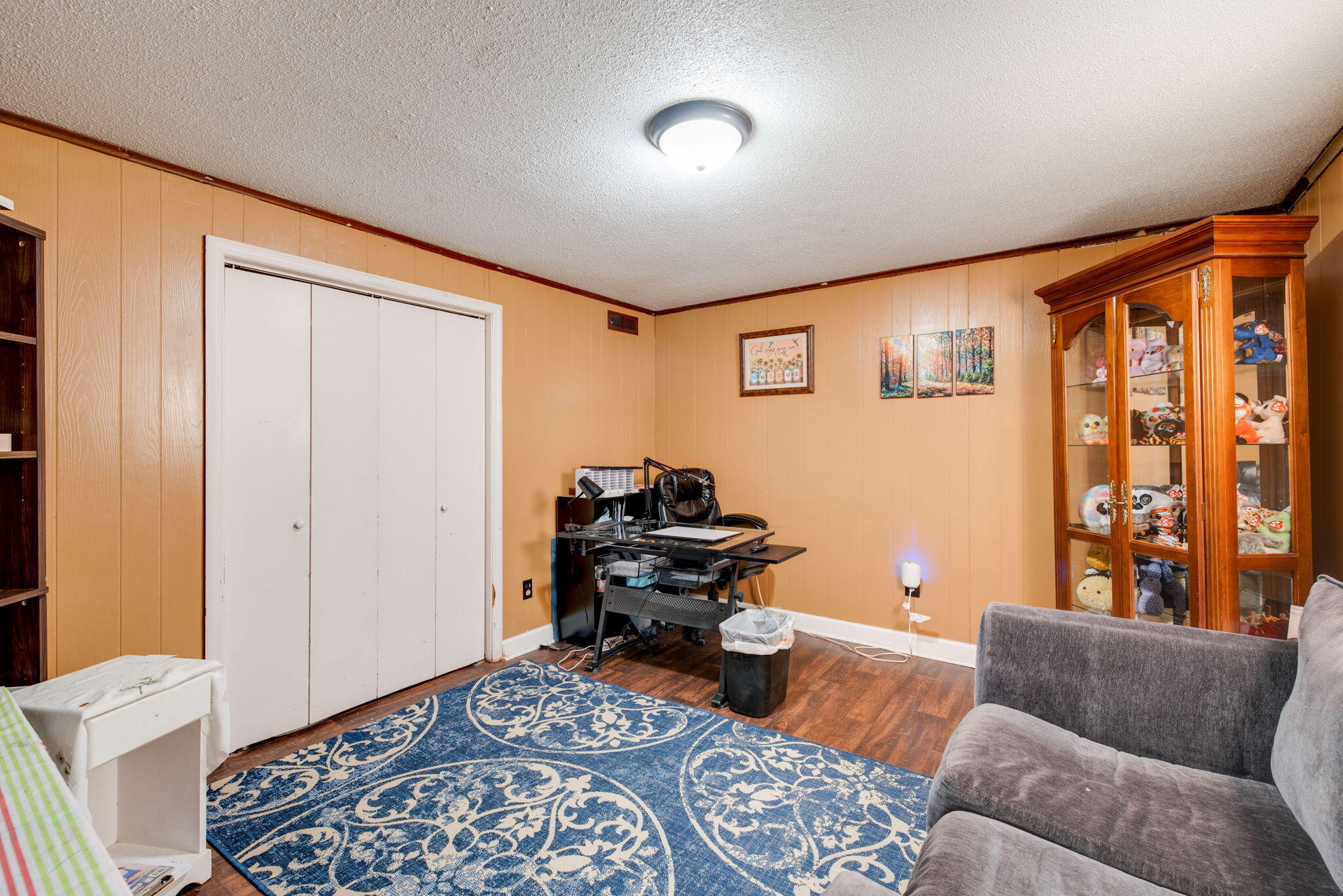 4715 Robinwood Drive