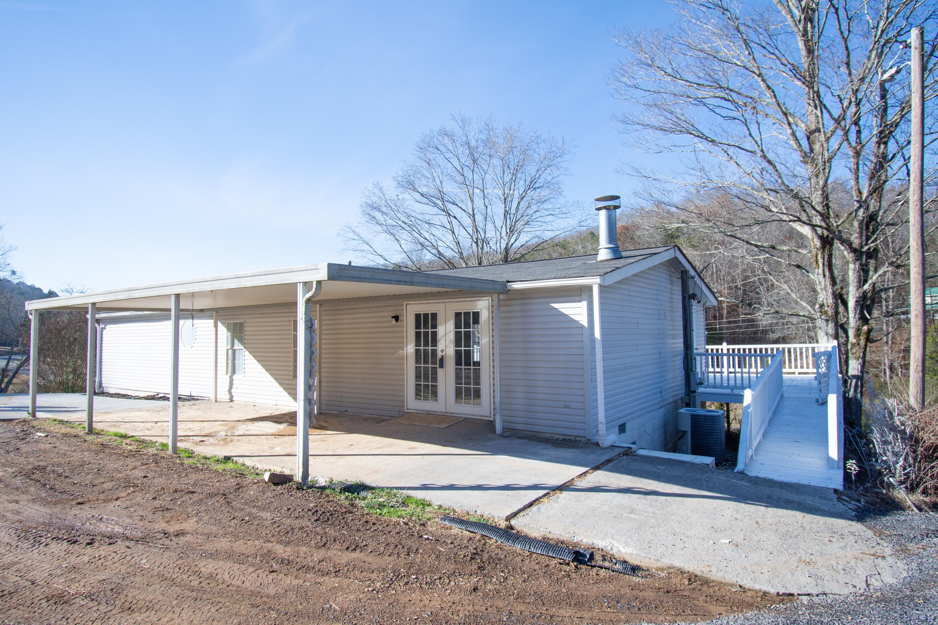 1196 NW White Oak Road