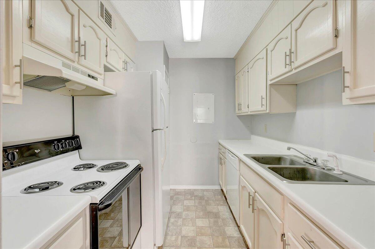 900 Mountain Creek Rd Road, 145