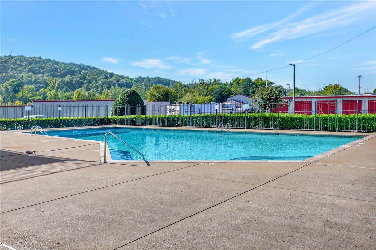 900 Mountain Creek Rd Road, 145