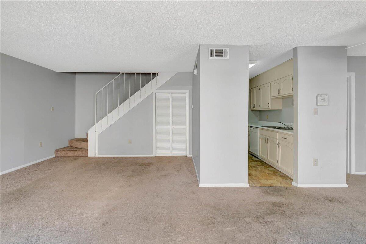 900 Mountain Creek Rd Road, 145
