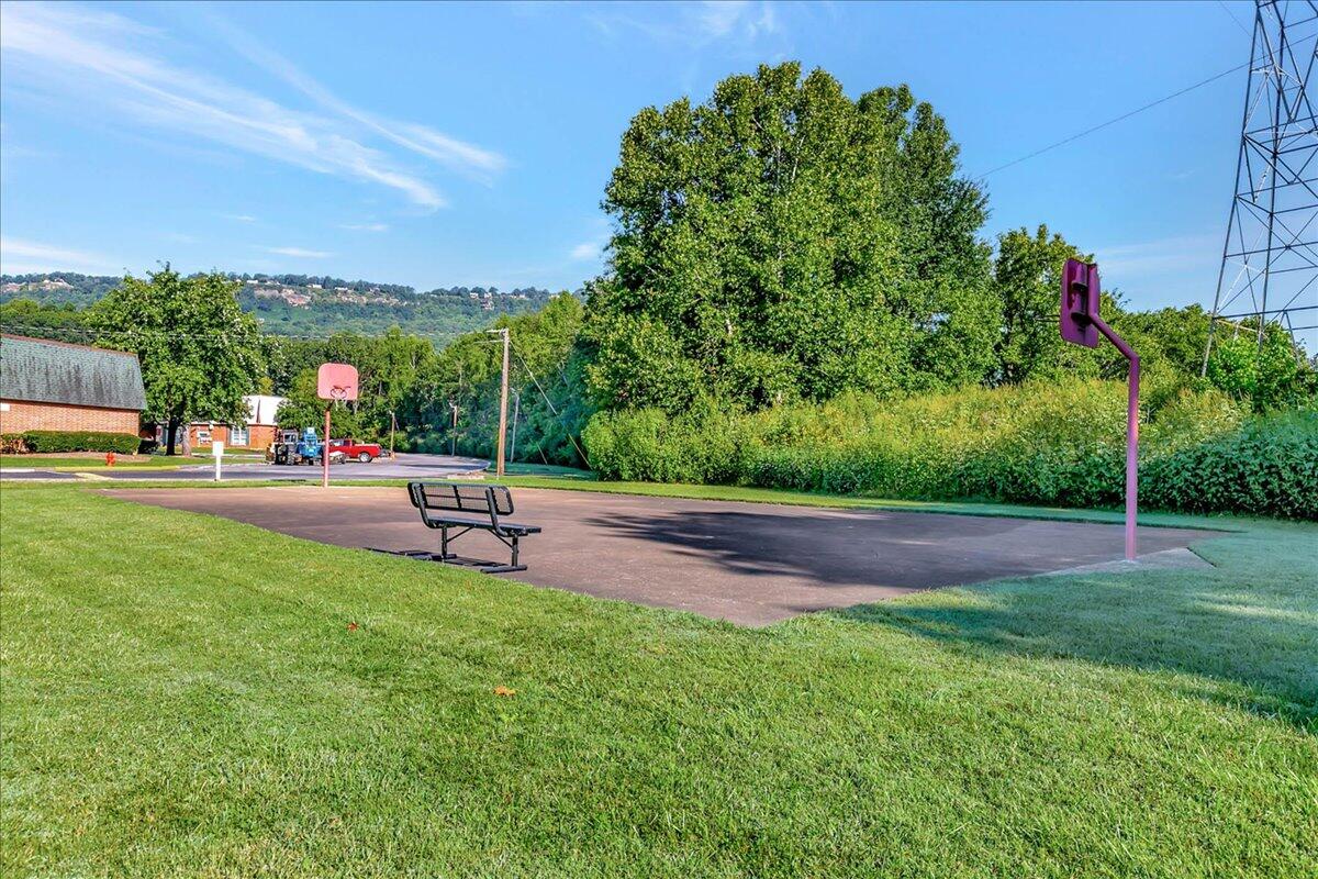 900 Mountain Creek Rd Road, 145