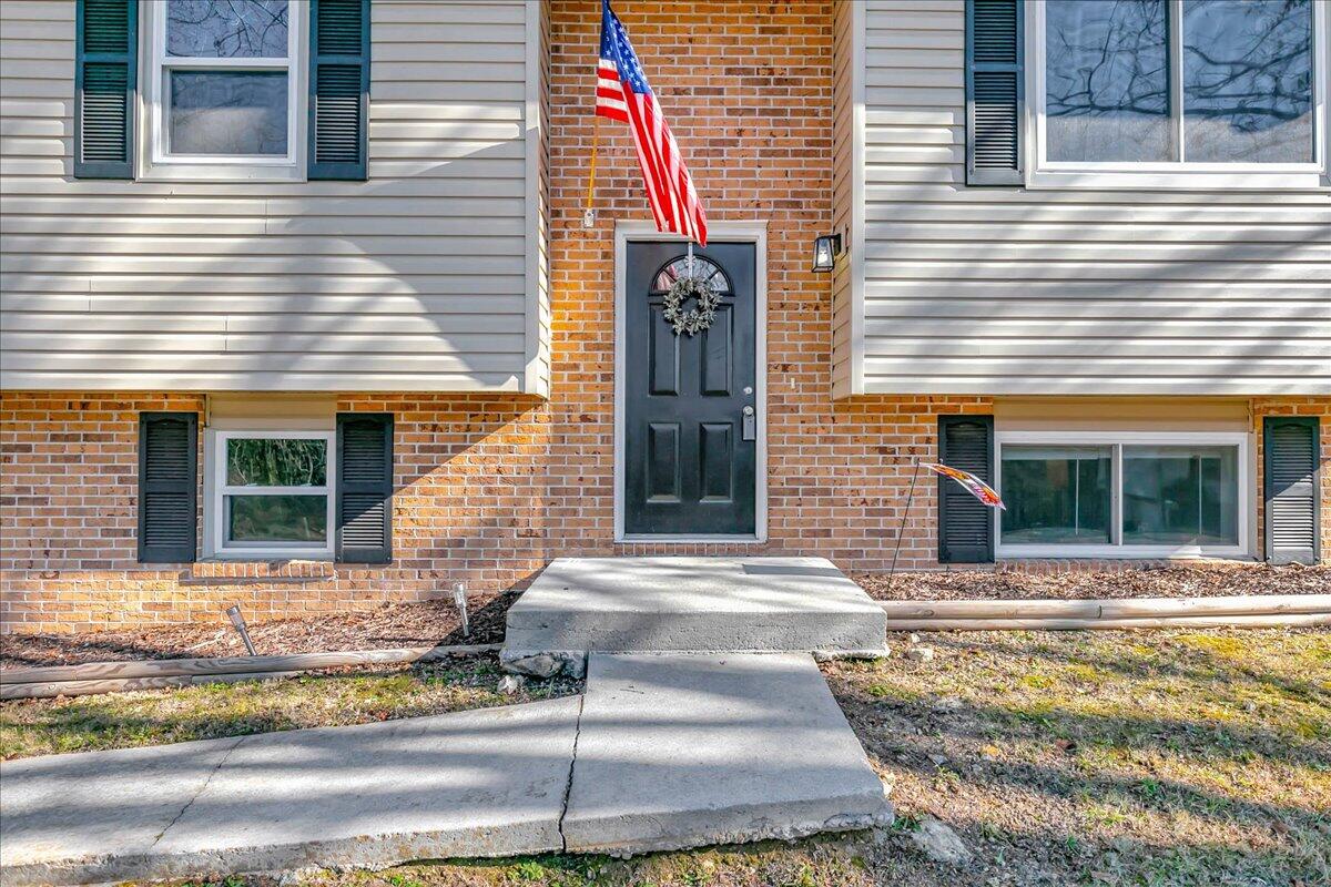 7105 Fine Lane