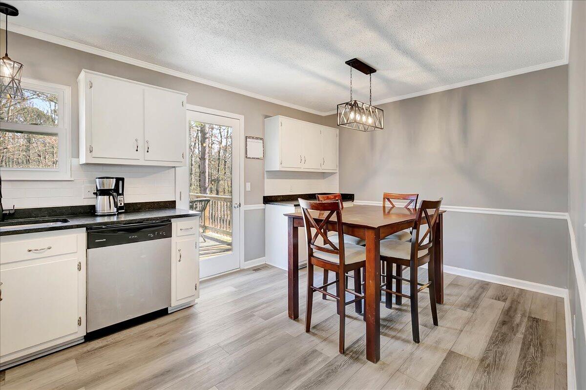 7105 Fine Lane