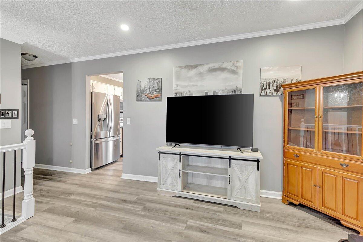 7105 Fine Lane