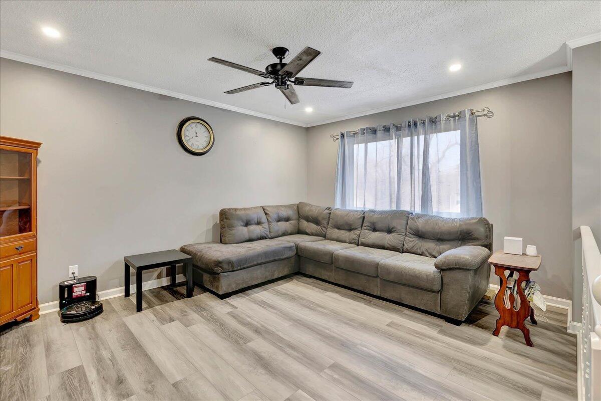 7105 Fine Lane